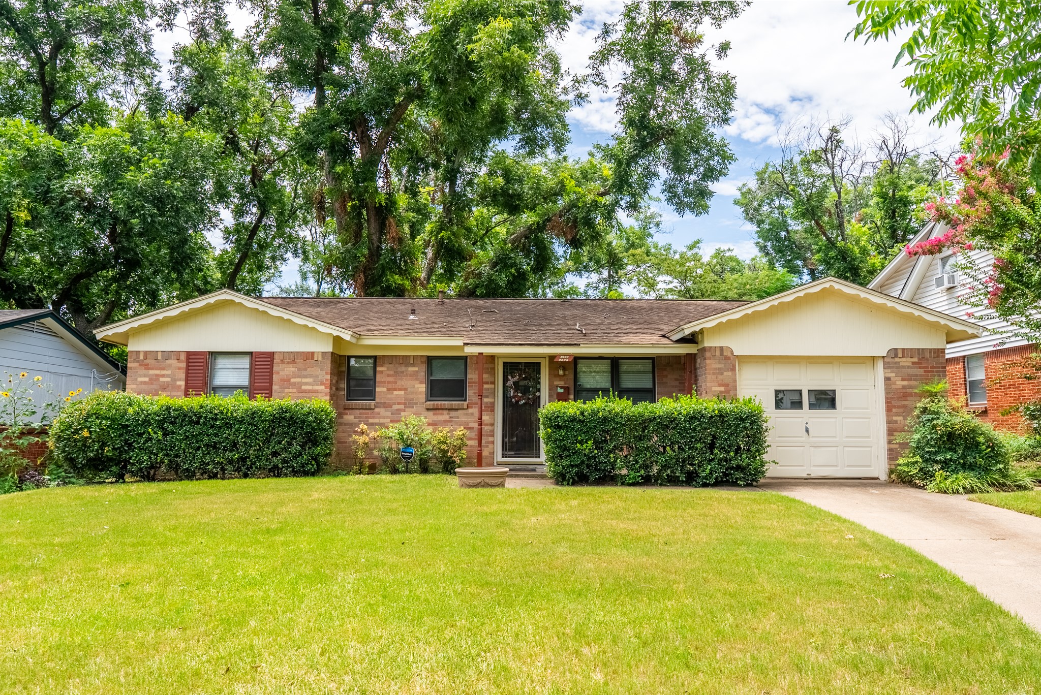 1712 Foster Drive