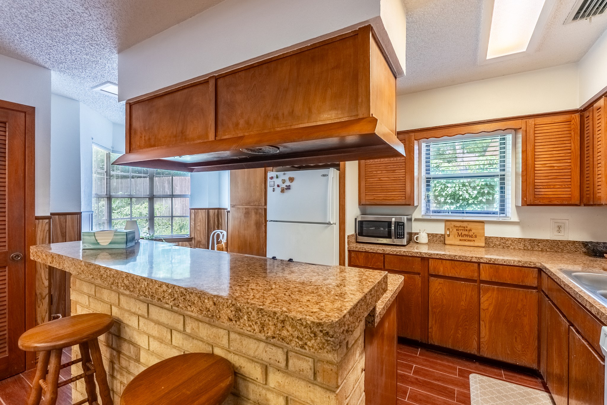 1712 Foster Drive