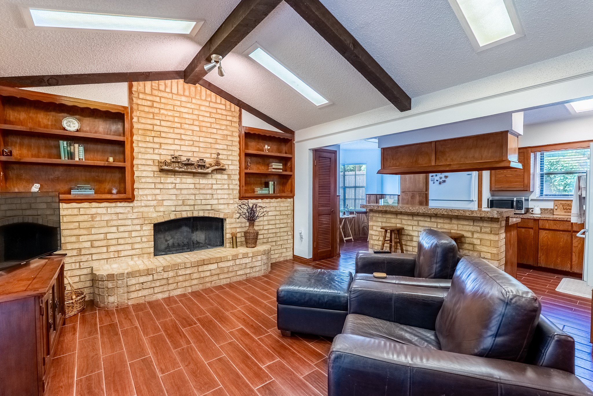 1712 Foster Drive