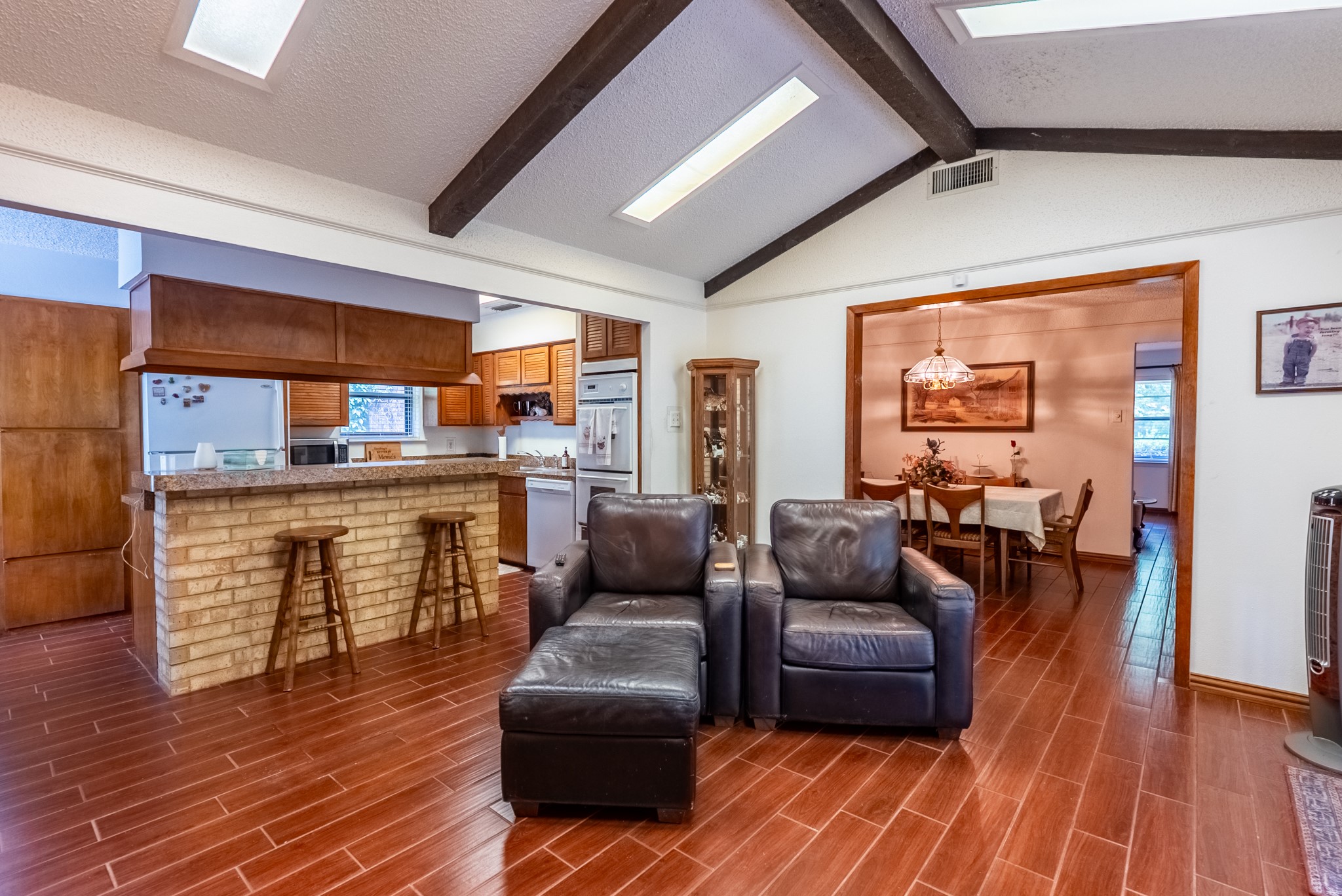 1712 Foster Drive