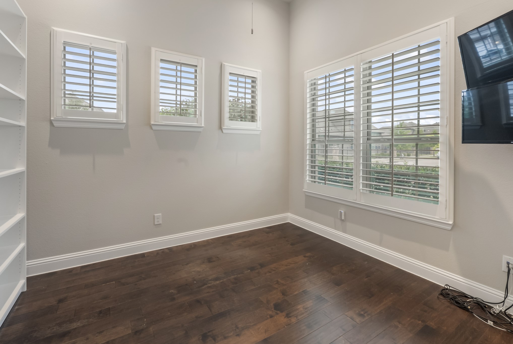 1110 Amber Rose Way