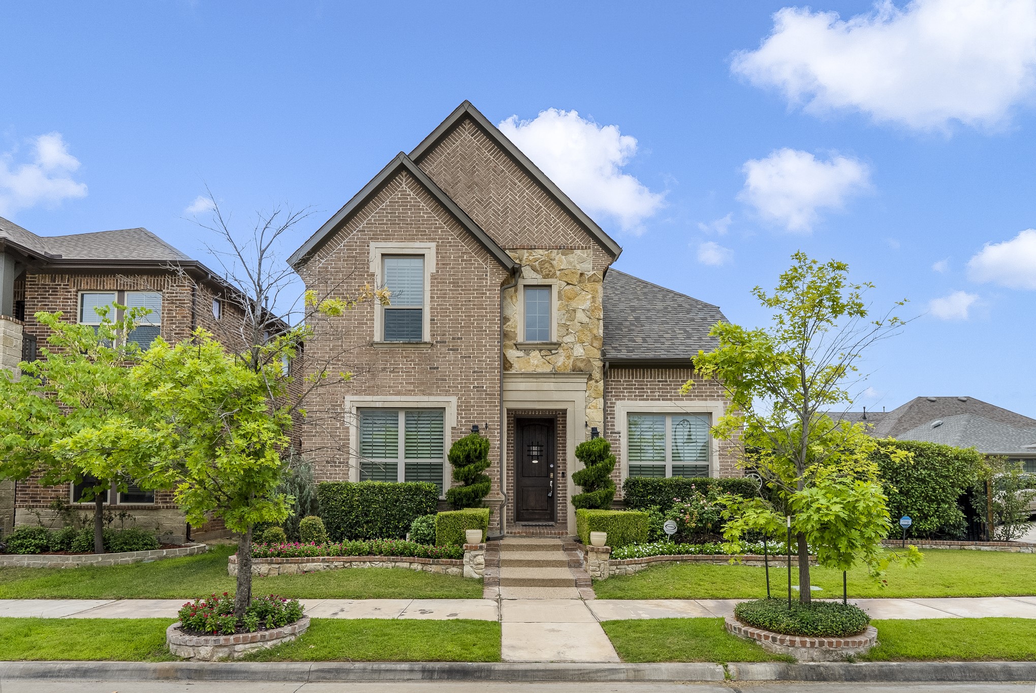 1110 Amber Rose Way