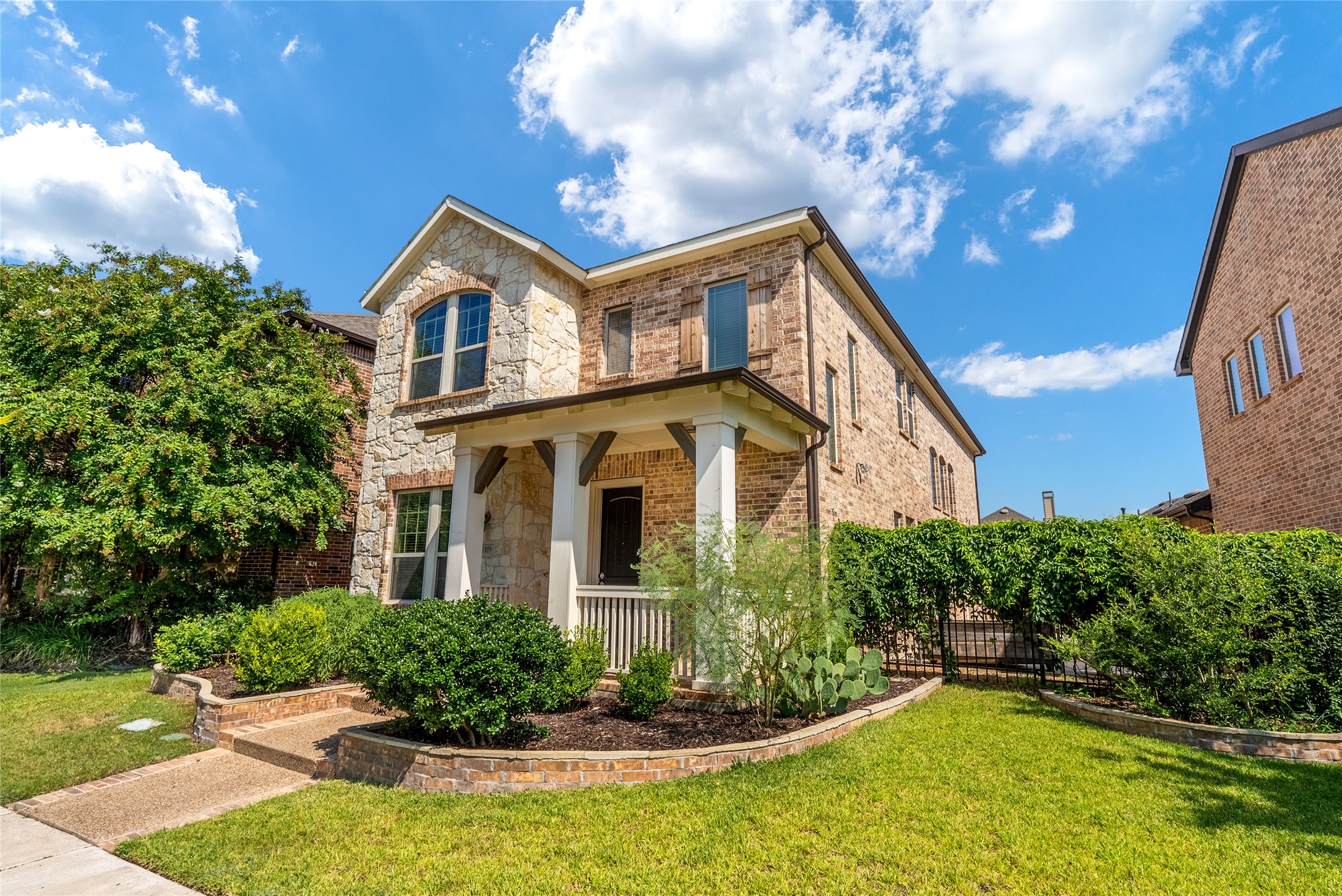 1009 Winter Fire Way