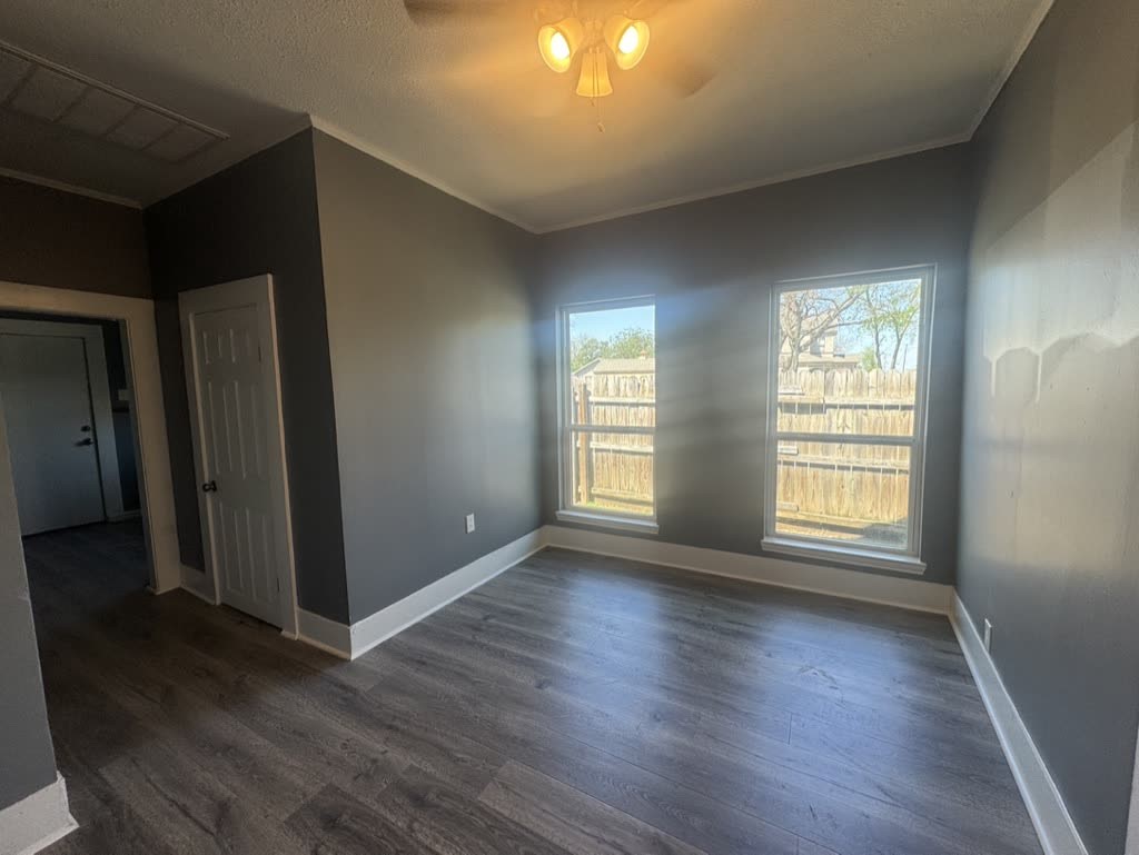 209 N Abbott Street B