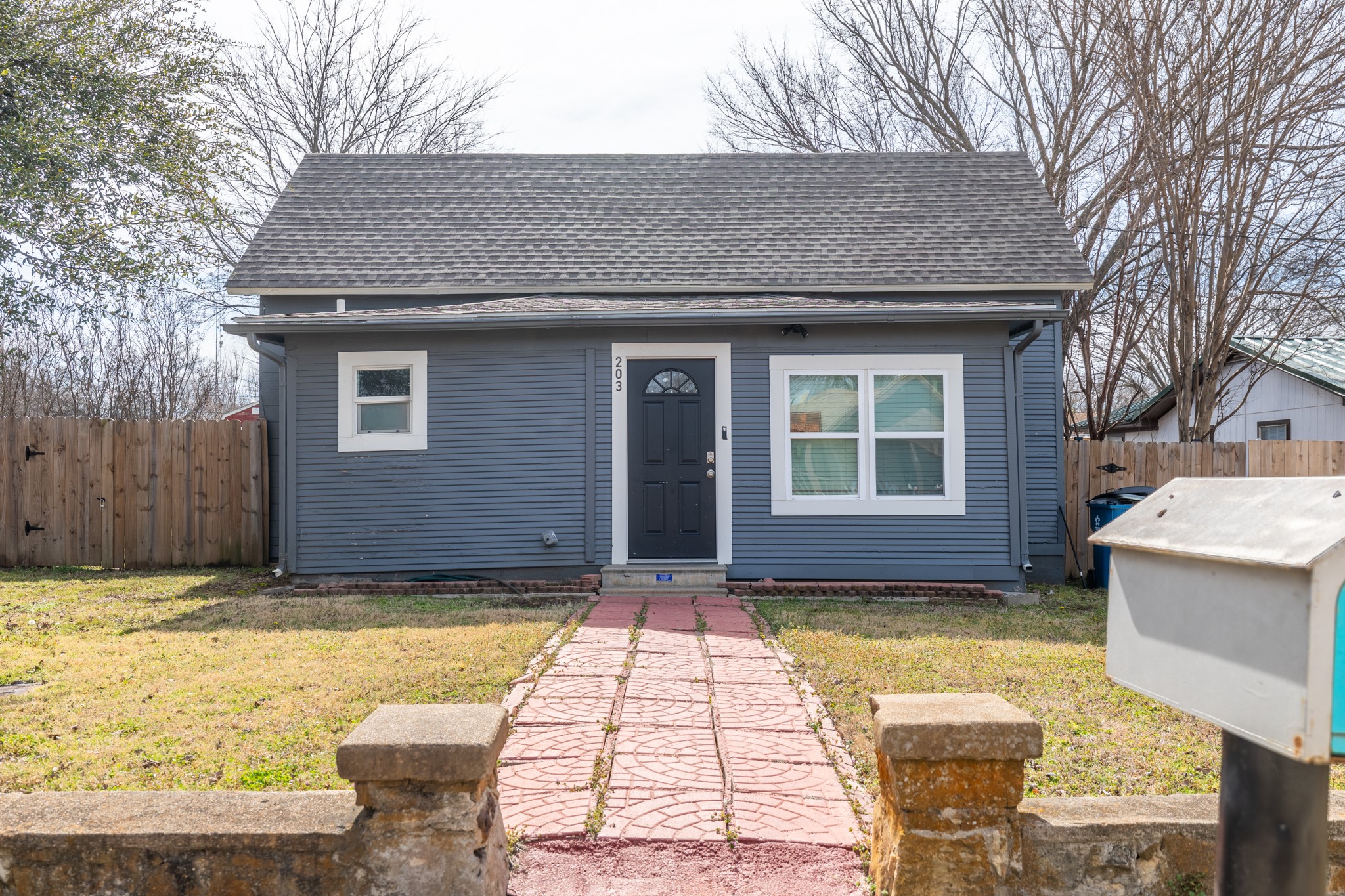 203 W Purdom Avenue
