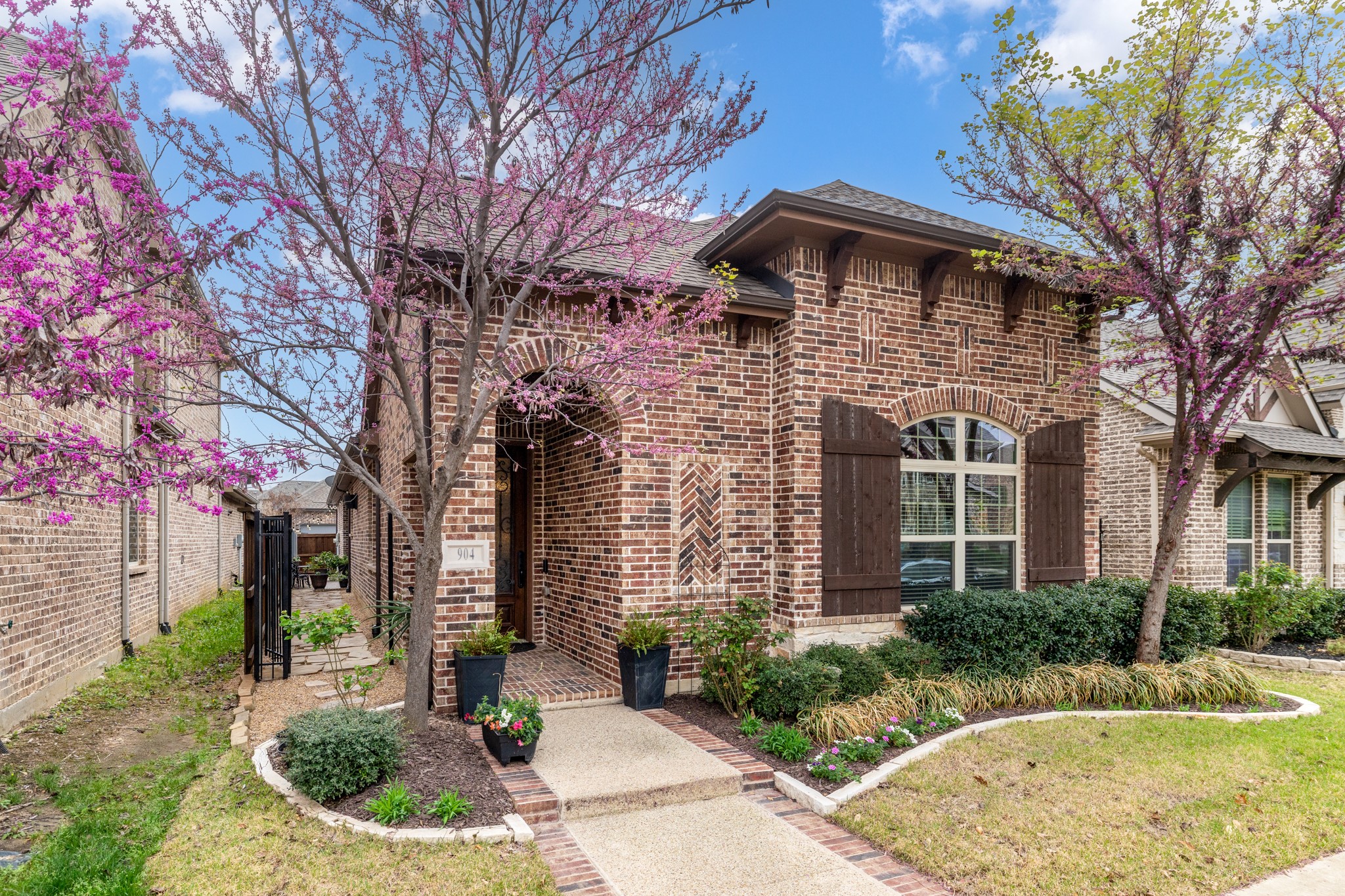 904 Enchanted Wood Drive