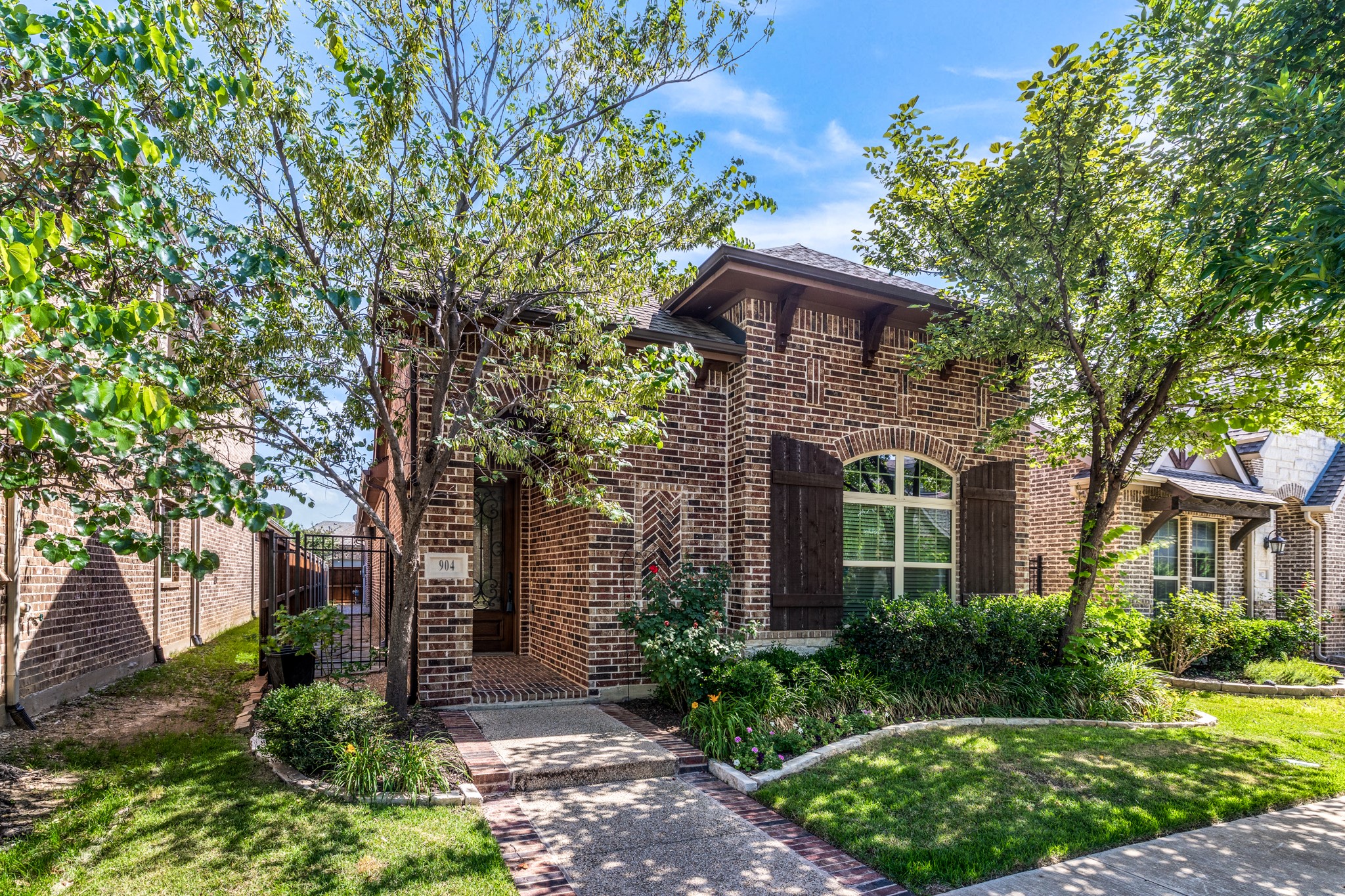 904 Enchanted Wood Drive
