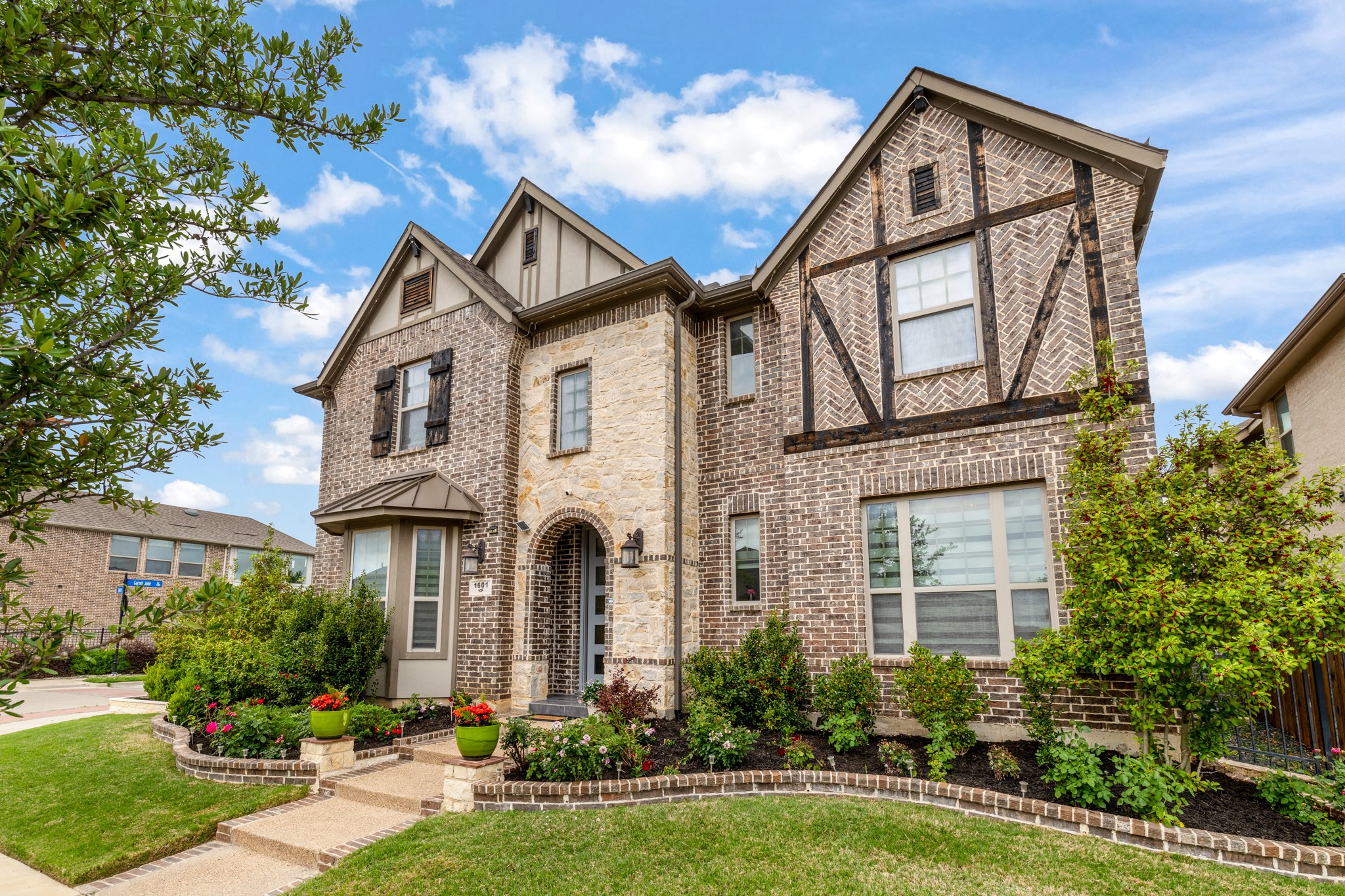 1601 Birds Fort Trail