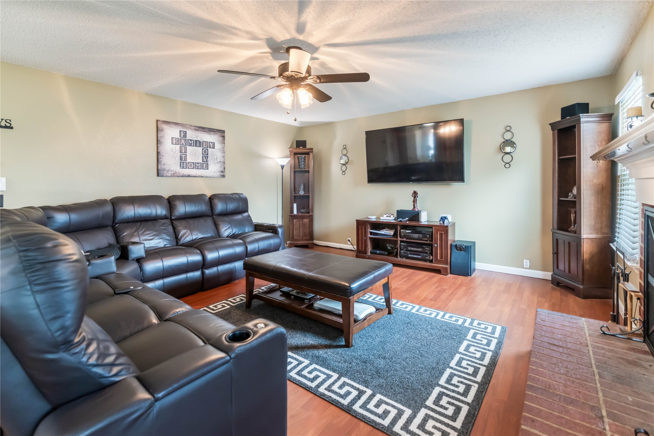1402 Anglican Drive