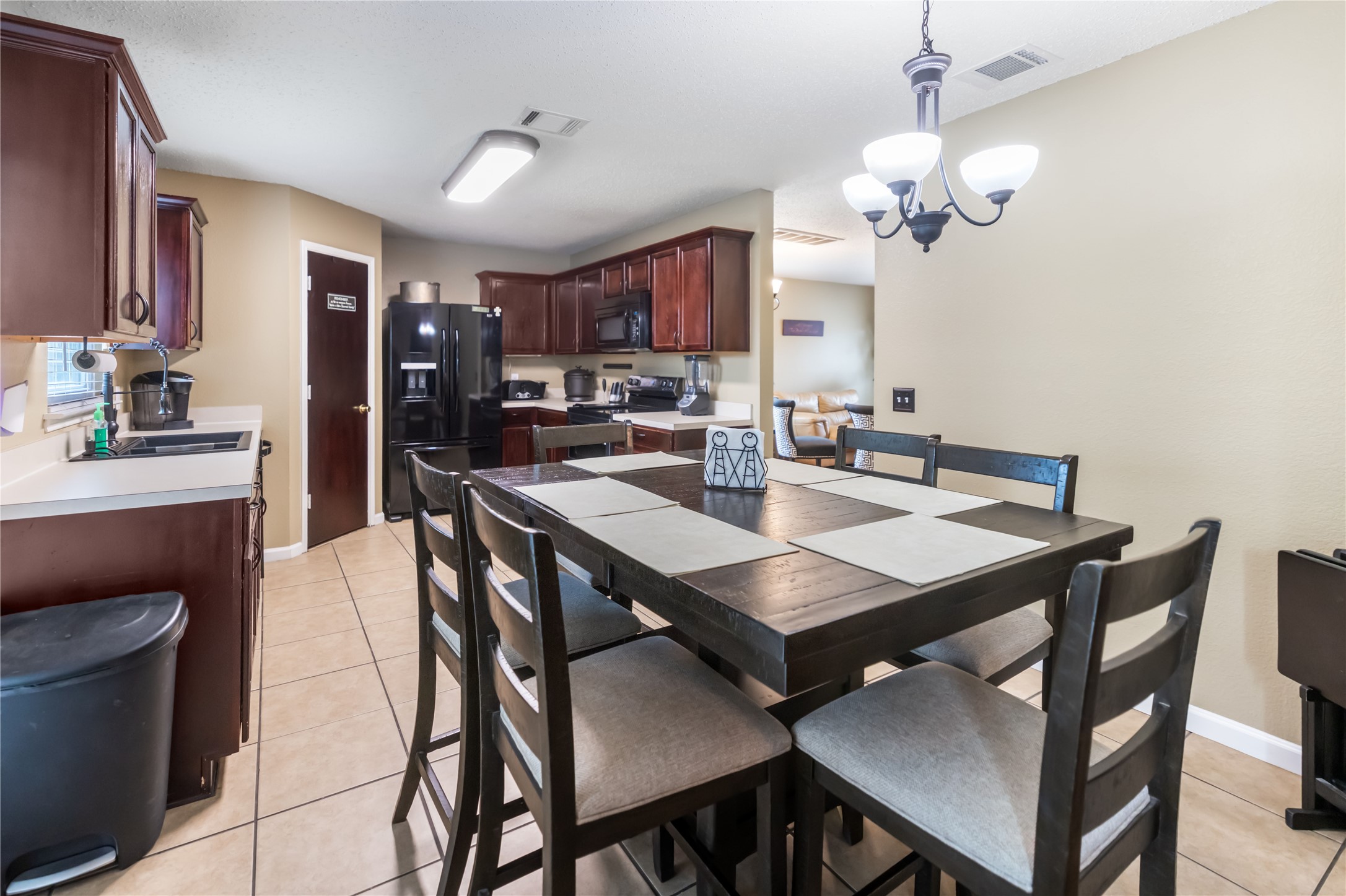 1402 Anglican Drive