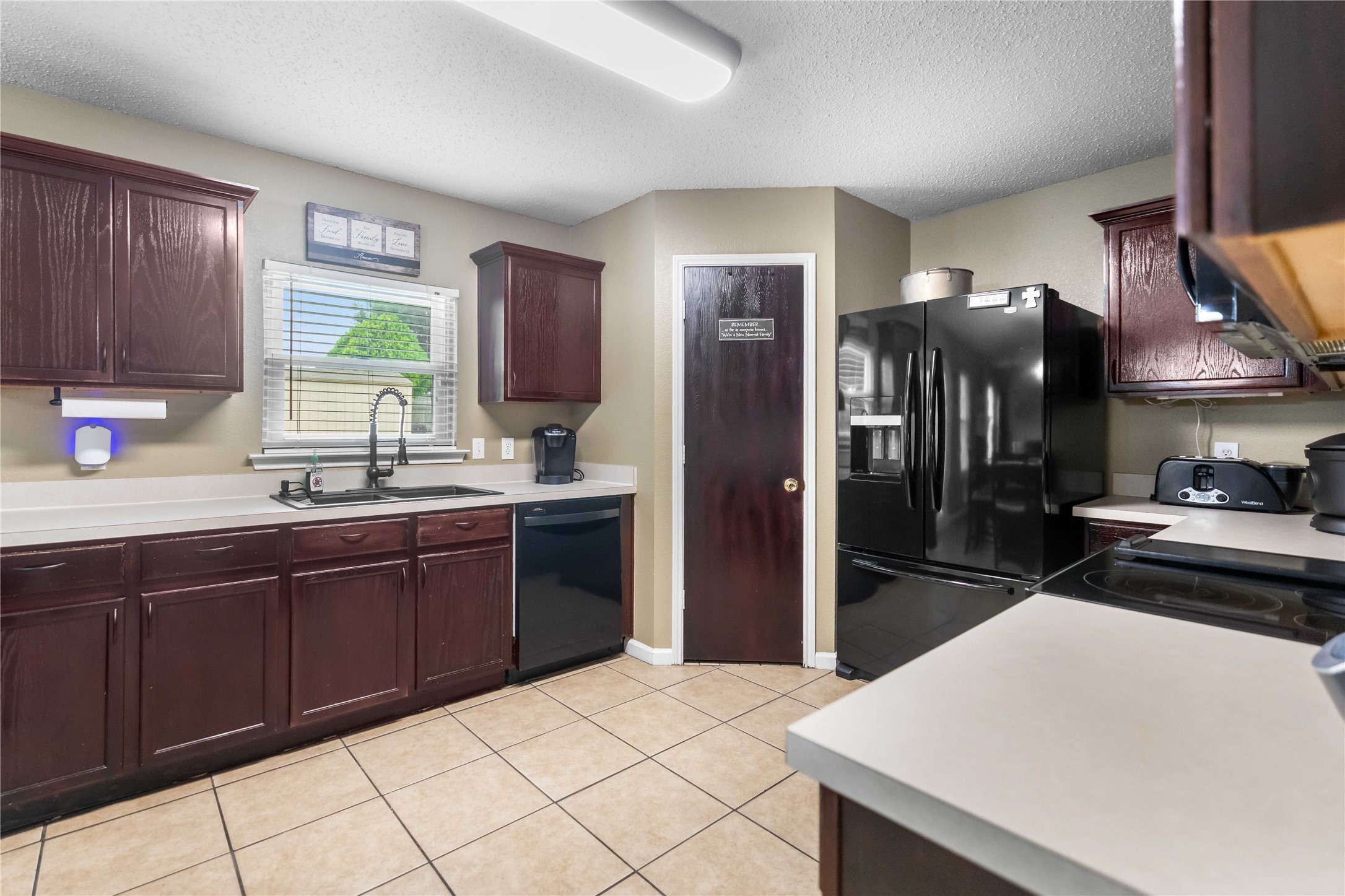 1402 Anglican Drive