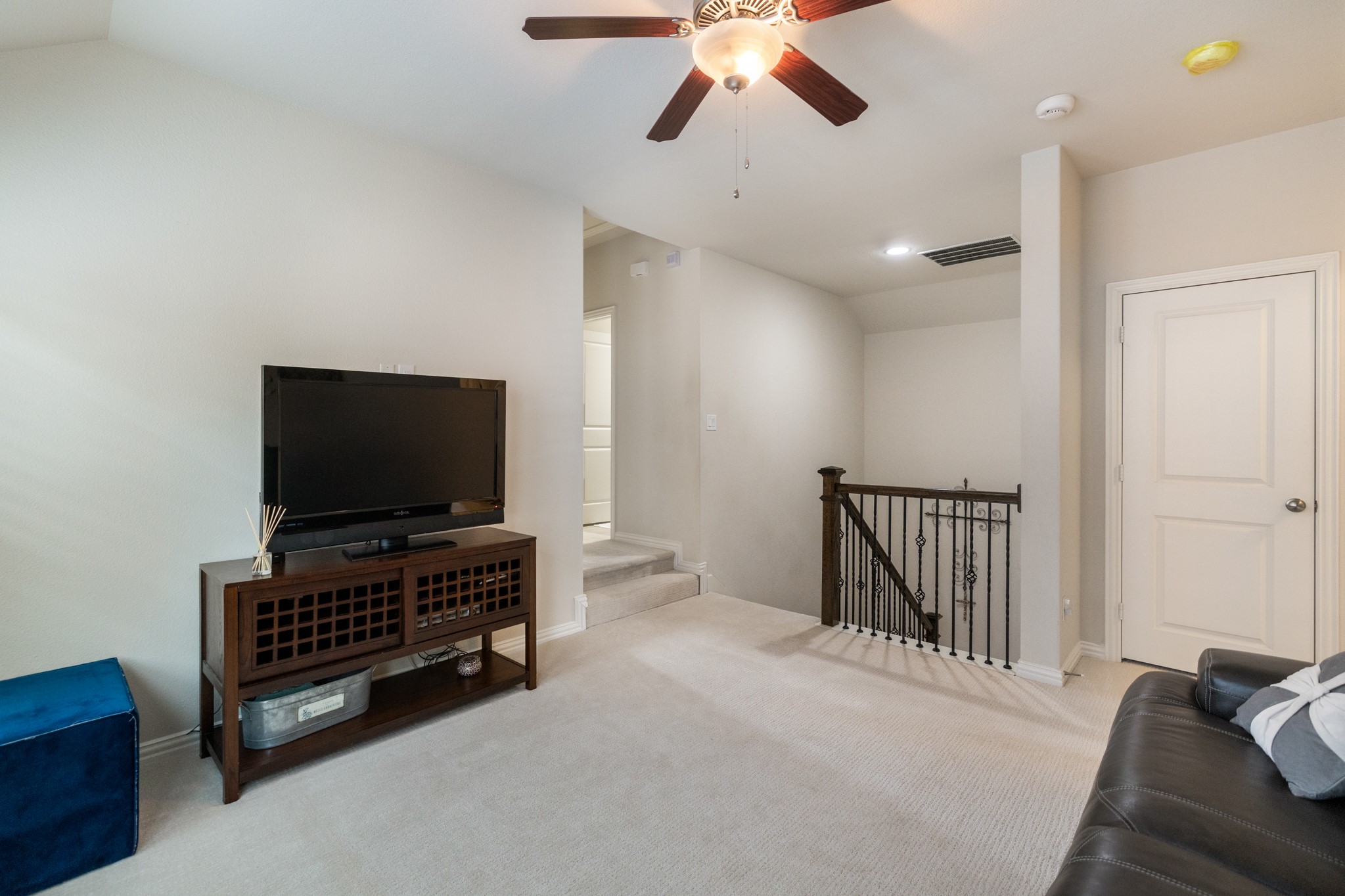 1207 Harris Hawk Way