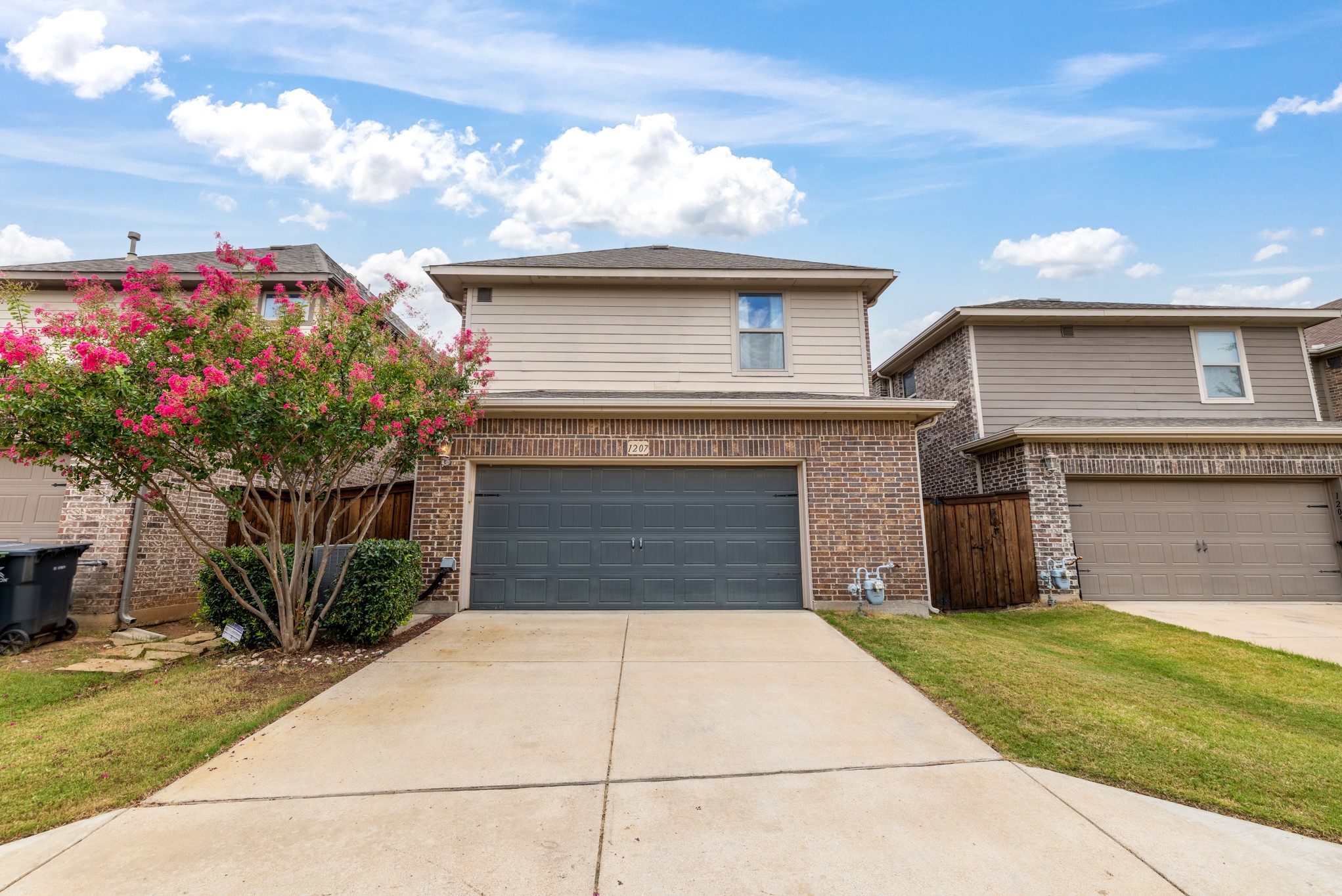 1207 Harris Hawk Way