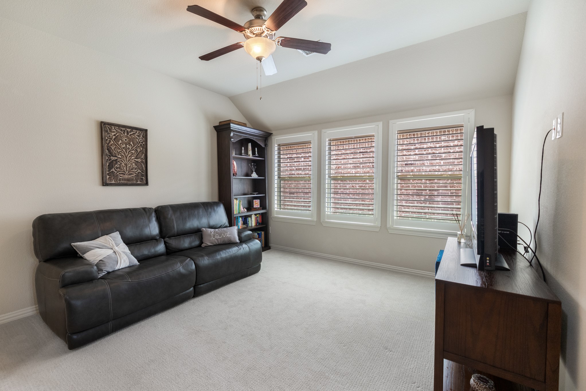 1207 Harris Hawk Way