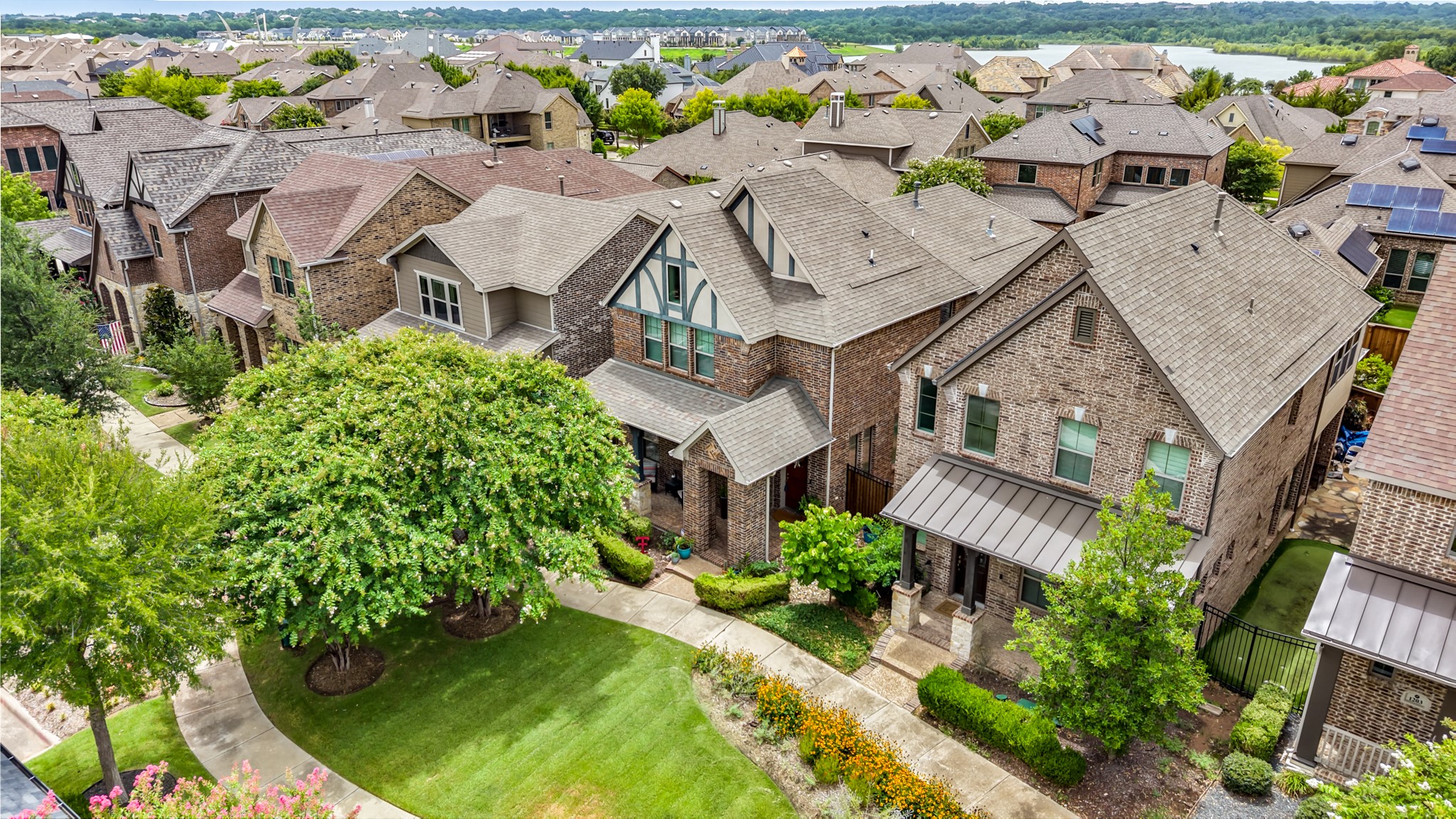 1207 Harris Hawk Way