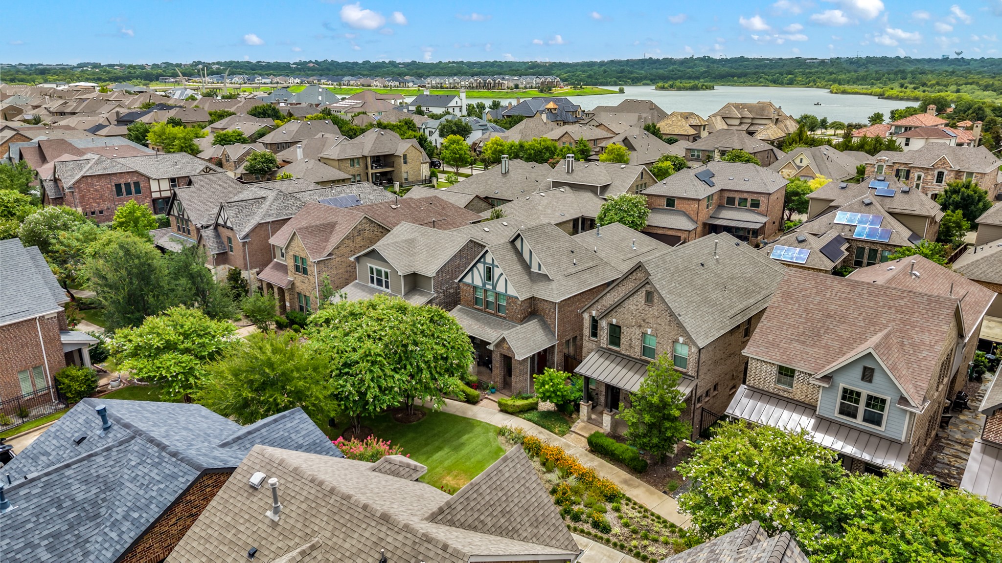 1207 Harris Hawk Way