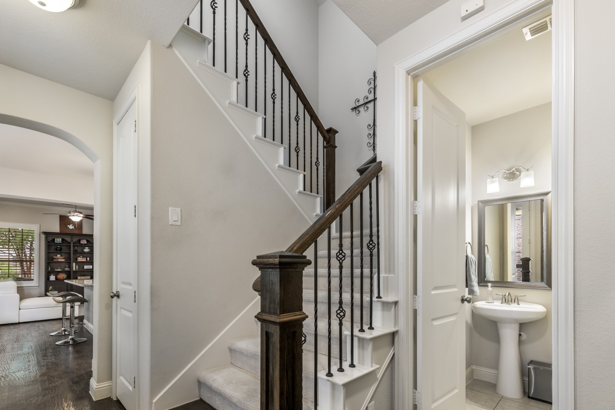 1207 Harris Hawk Way