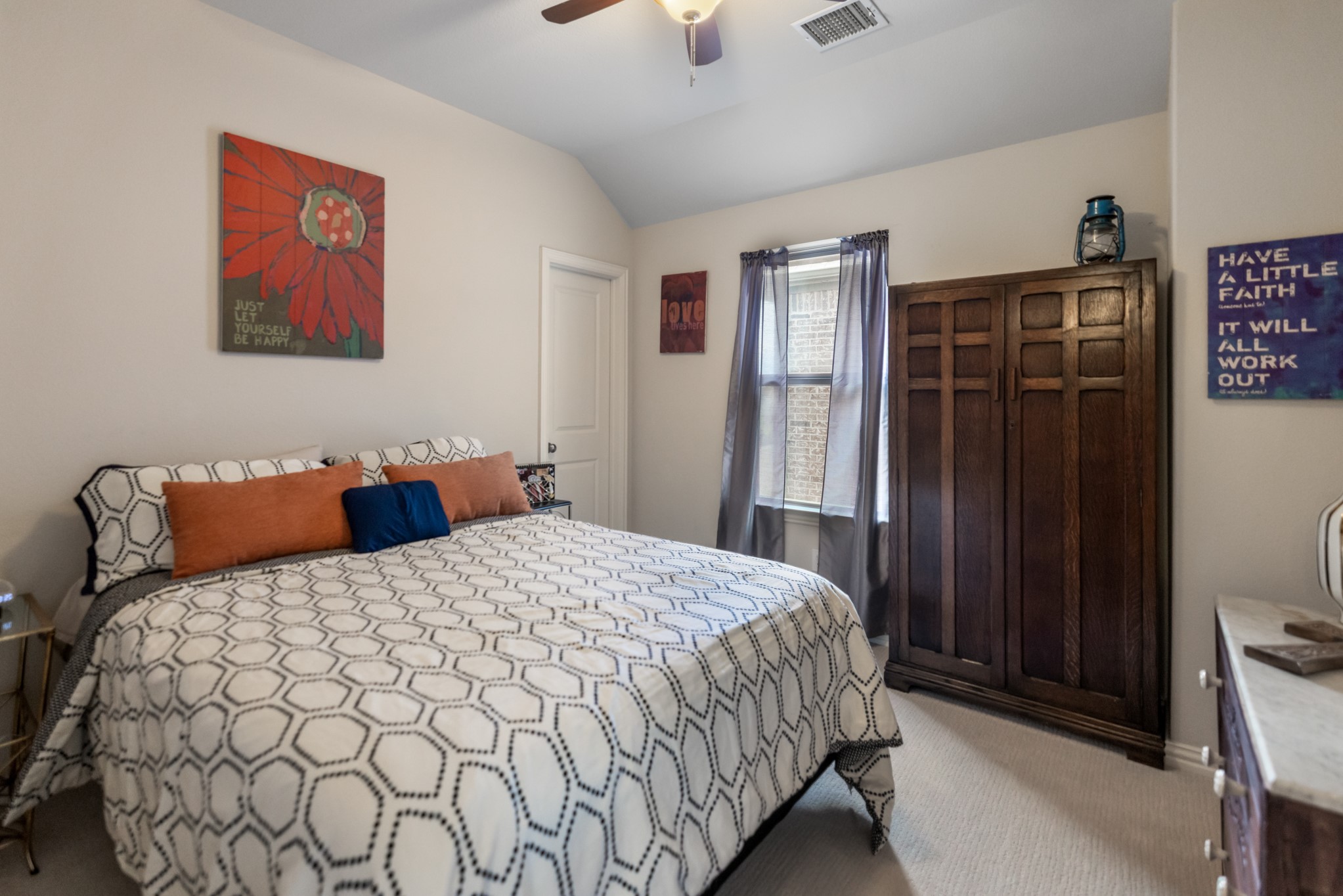 1207 Harris Hawk Way