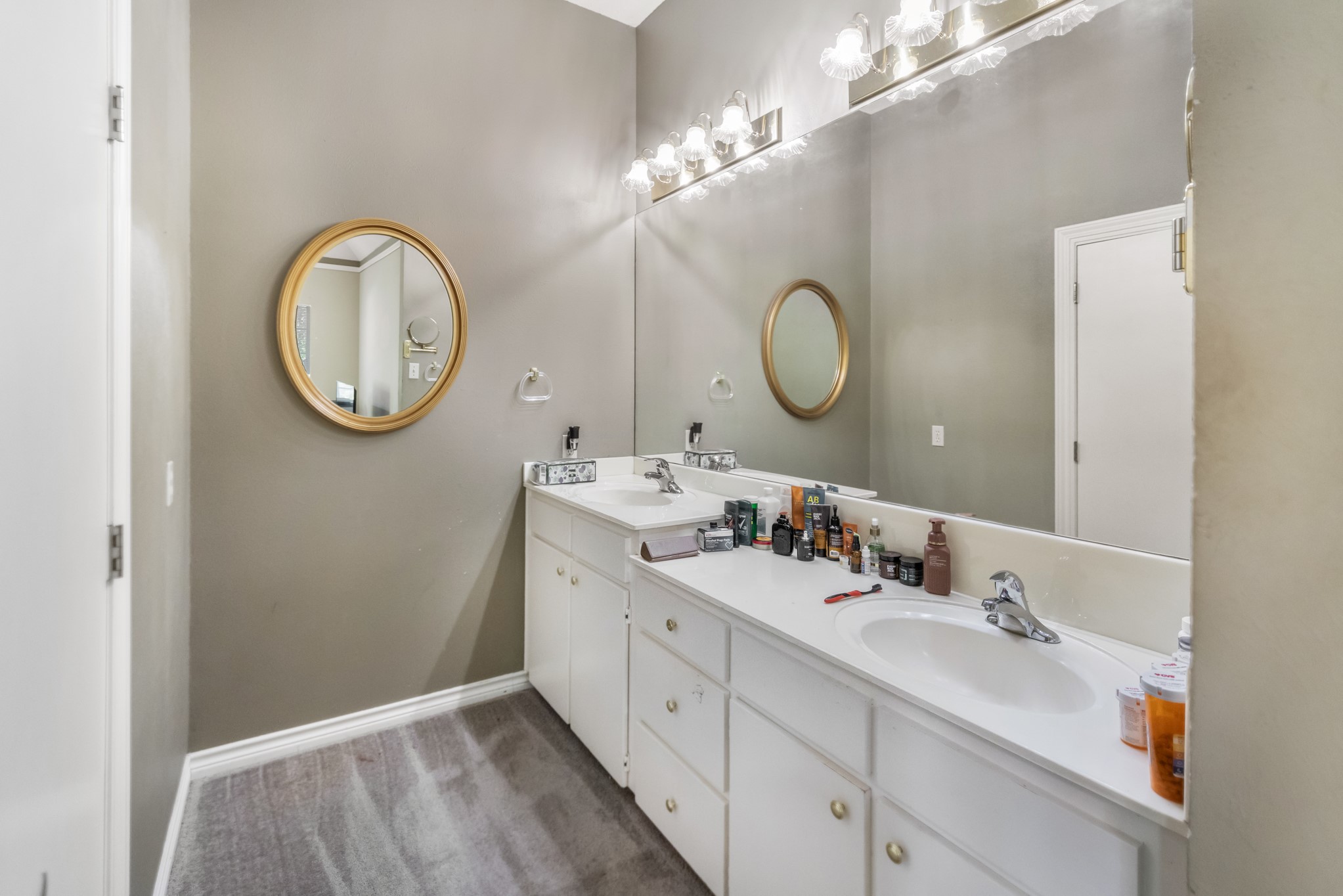 1707 Woodridge Circle