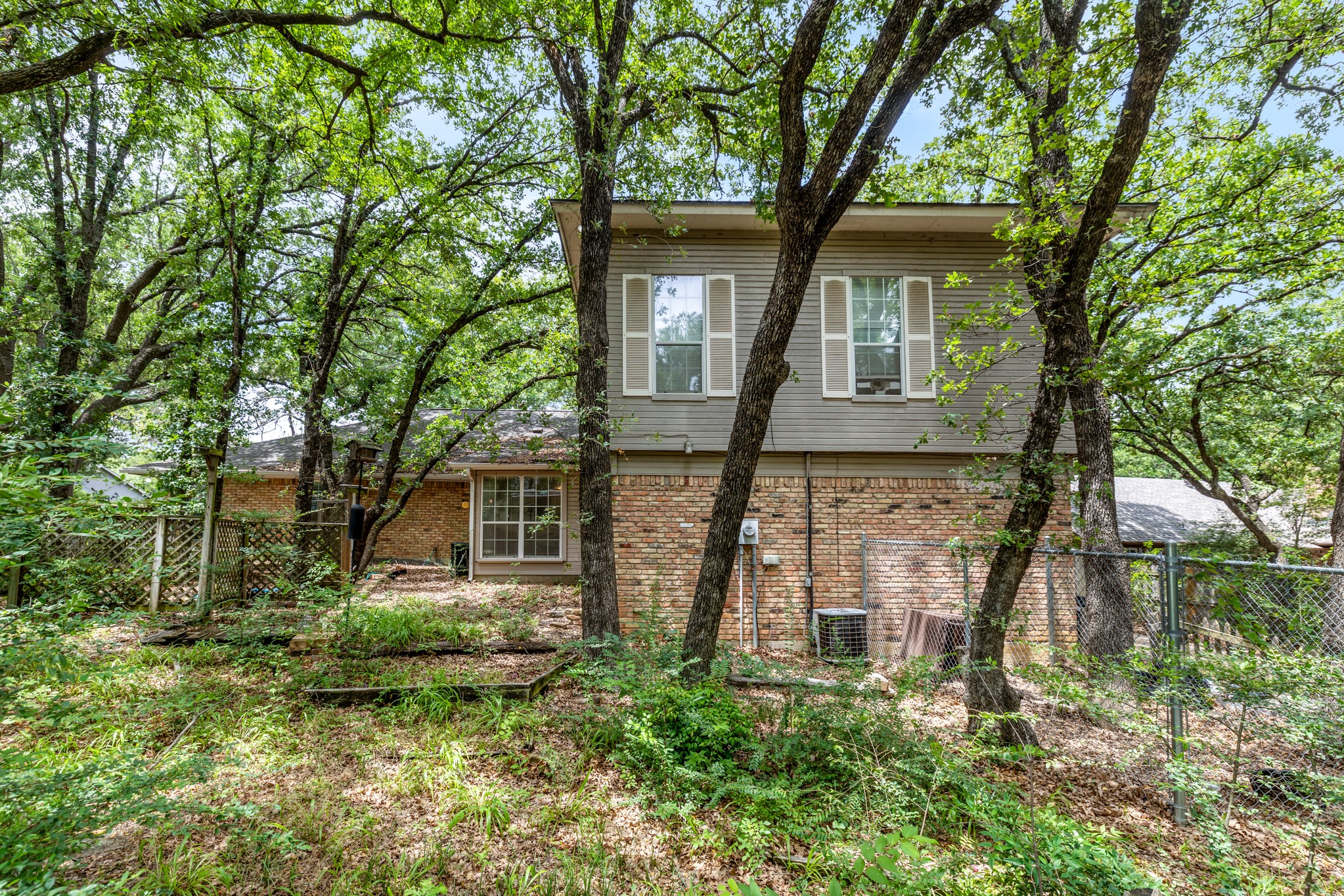 1707 Woodridge Circle