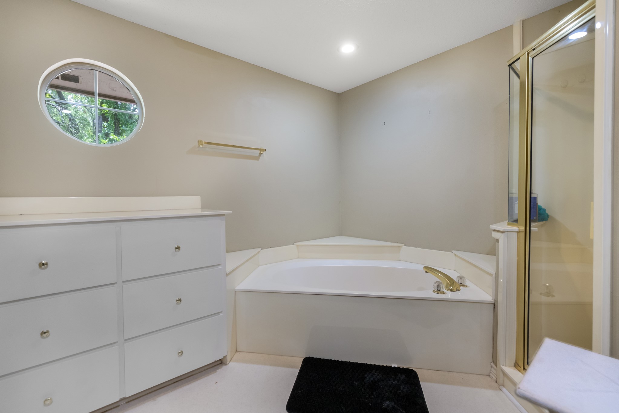 1707 Woodridge Circle