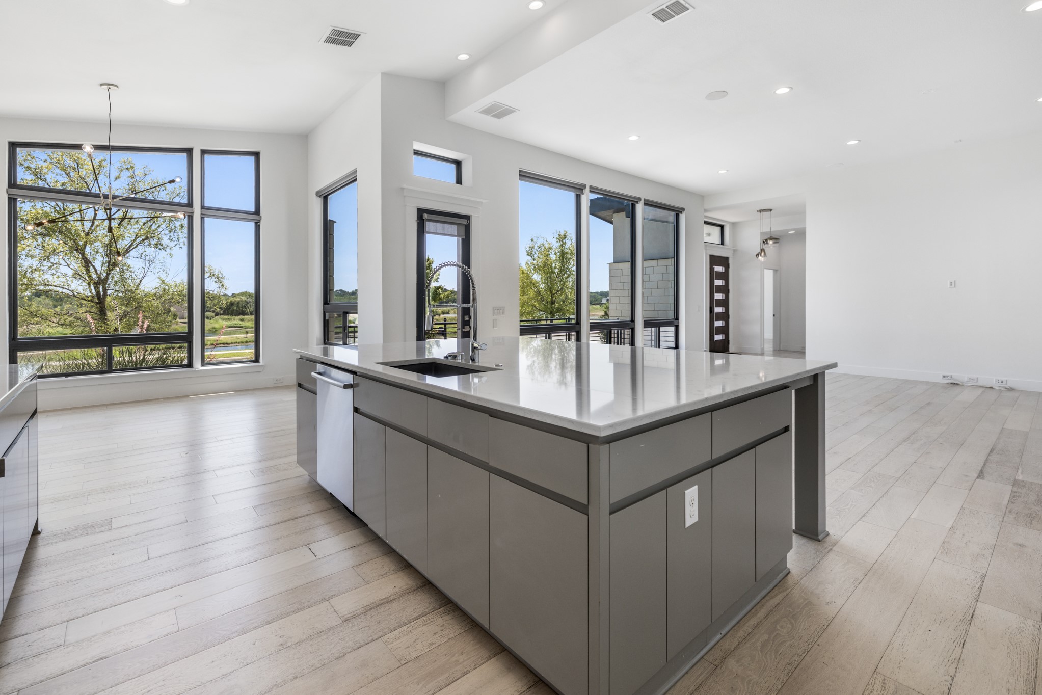 1321 Black Walnut Lane