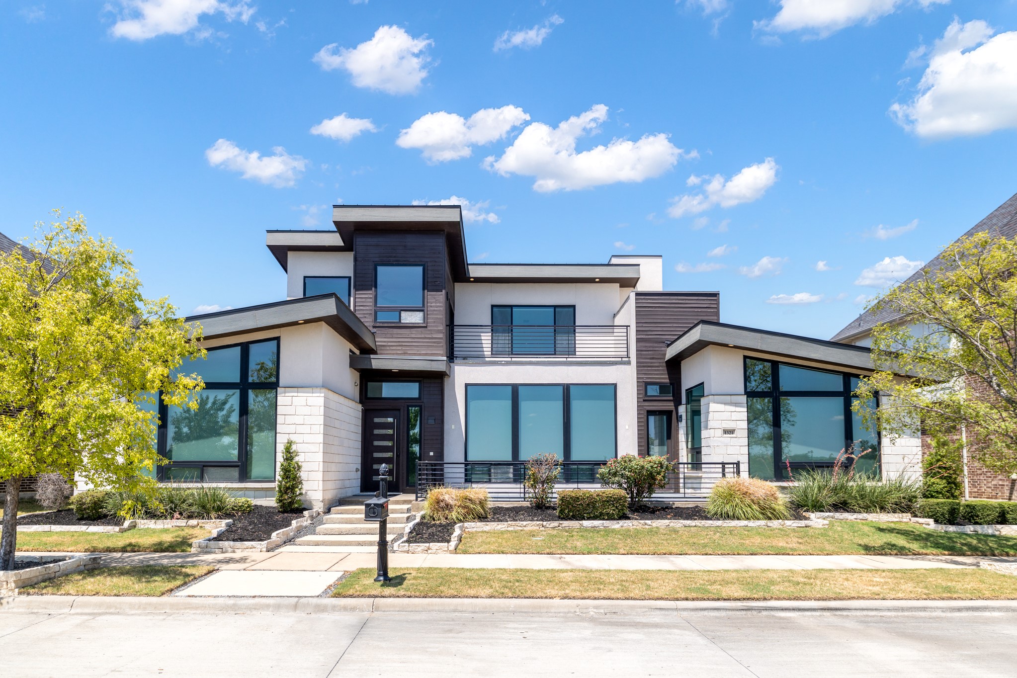 1321 Black Walnut Lane