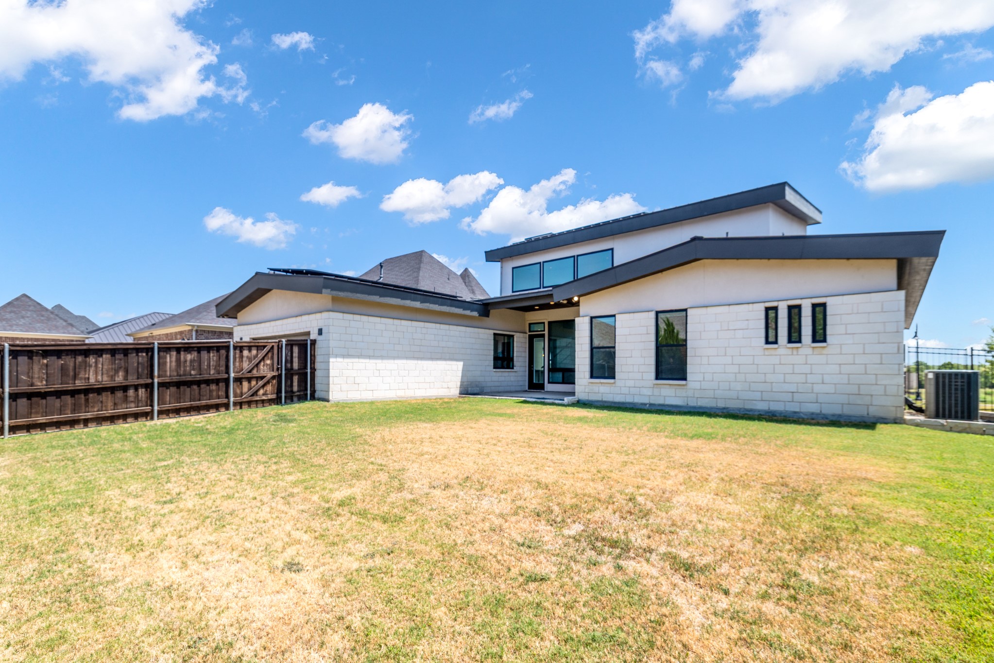 1321 Black Walnut Lane