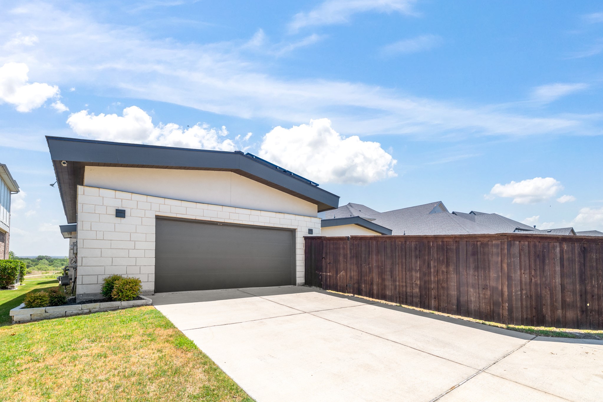 1321 Black Walnut Lane