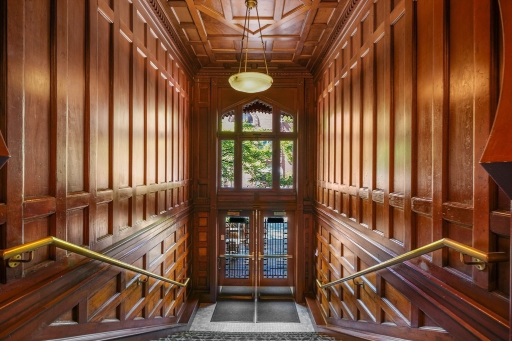 271 Dartmouth Street # 2D