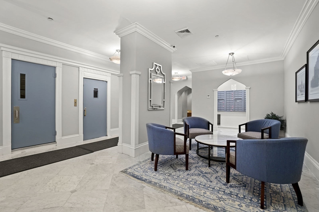 271 Dartmouth Street # 2D