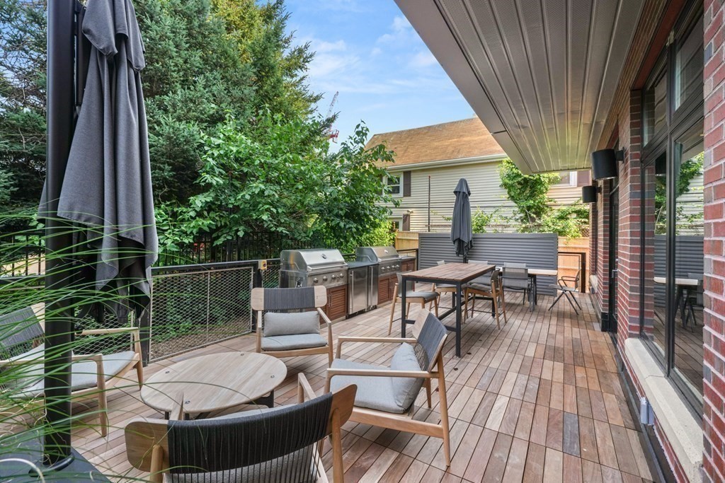 70 Leo Birmingham Pky # 306