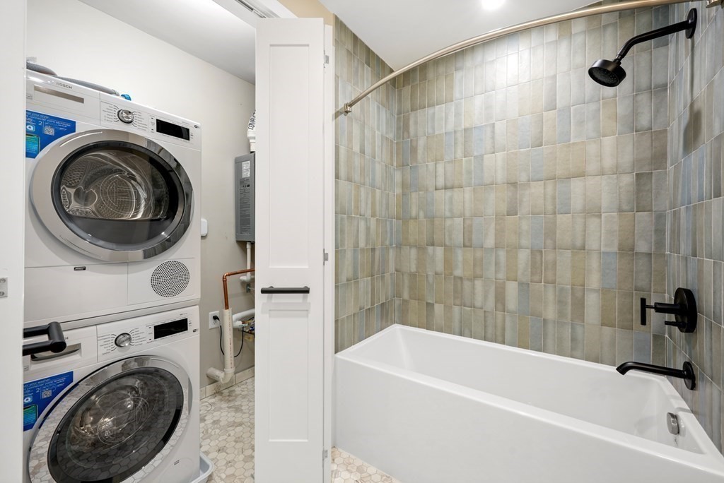 70 Leo Birmingham Pky # 306