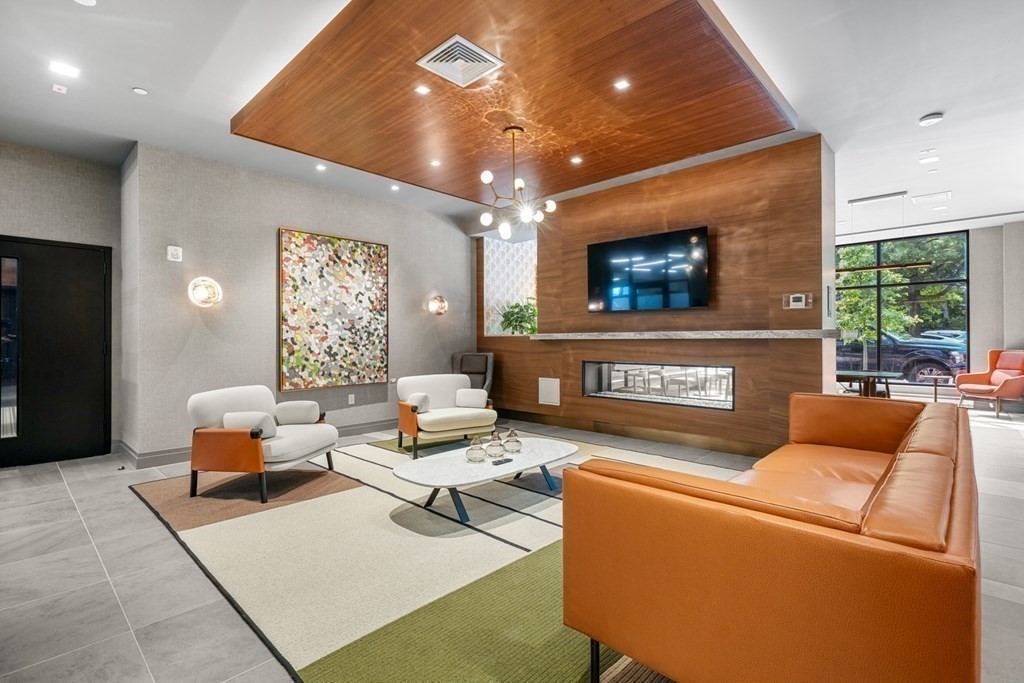 70 Leo Birmingham Pky # 306