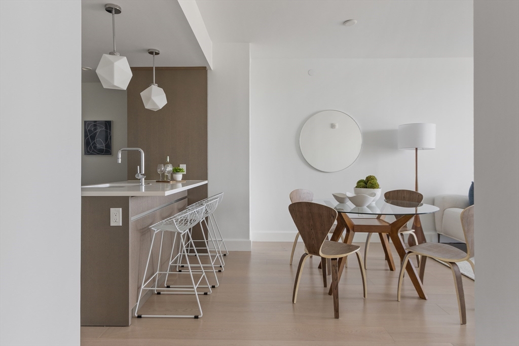 100 Lovejoy Wharf Unit: 9-E