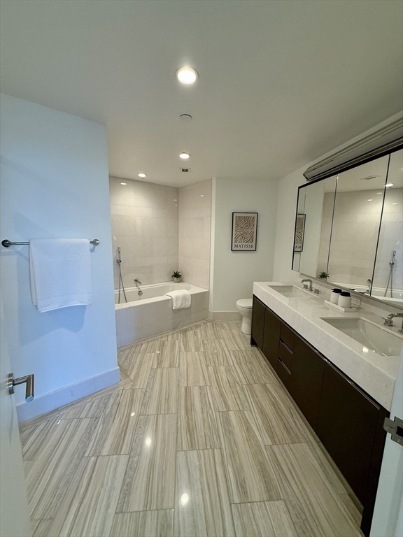 100 Lovejoy Wharf Unit: 9-E