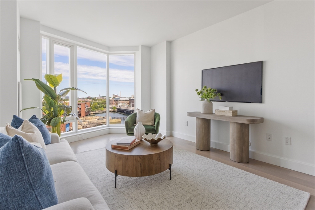 100 Lovejoy Wharf Unit: 9-E