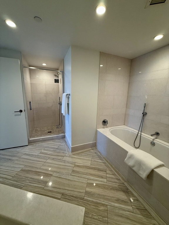 100 Lovejoy Wharf Unit: 9-E