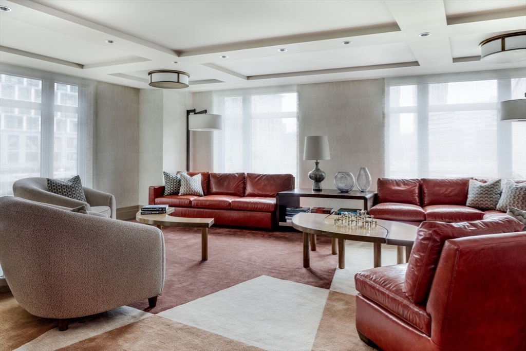 100 Lovejoy Wharf Unit: 9-E