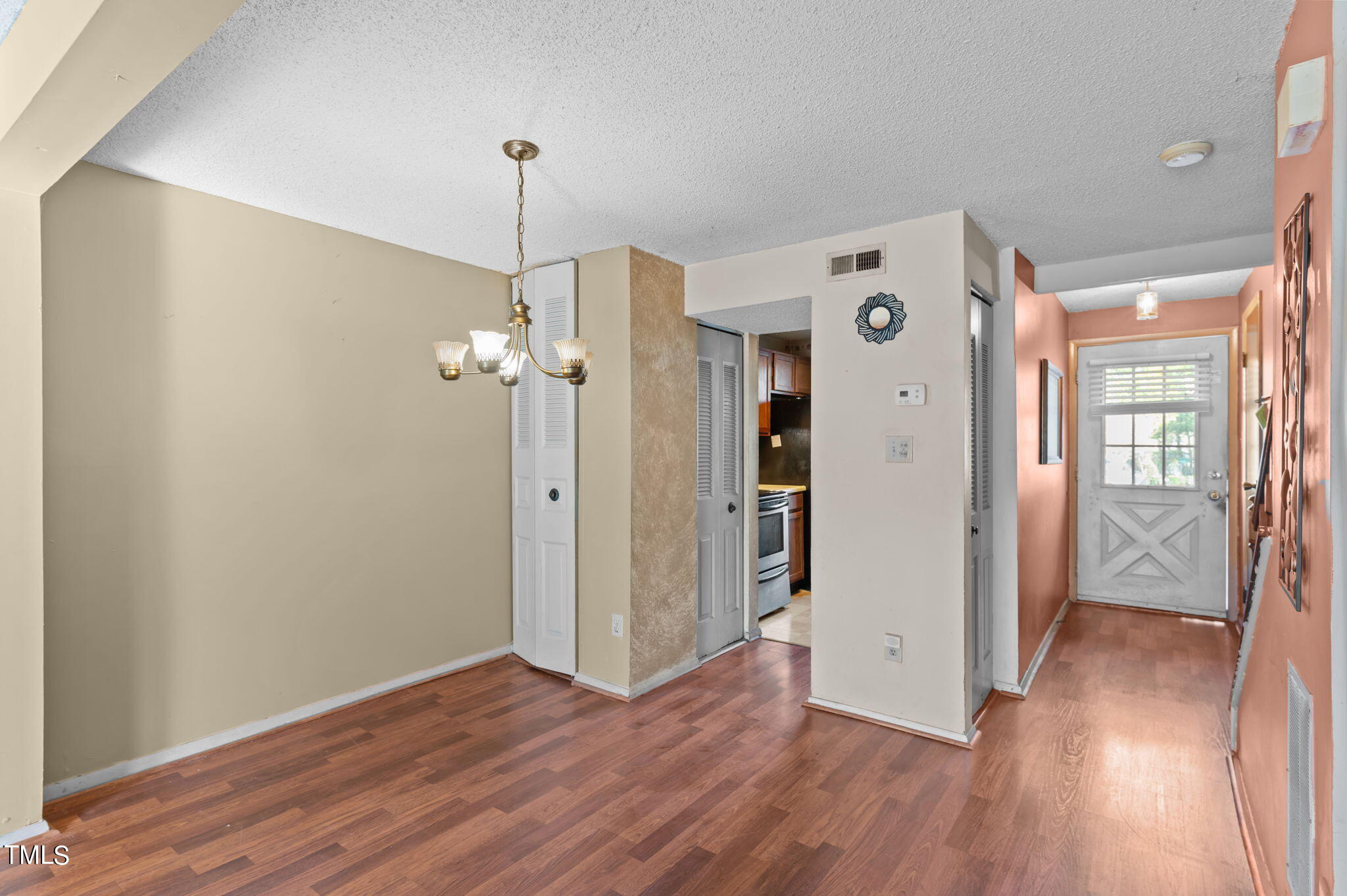 7717 Kingsberry Court
