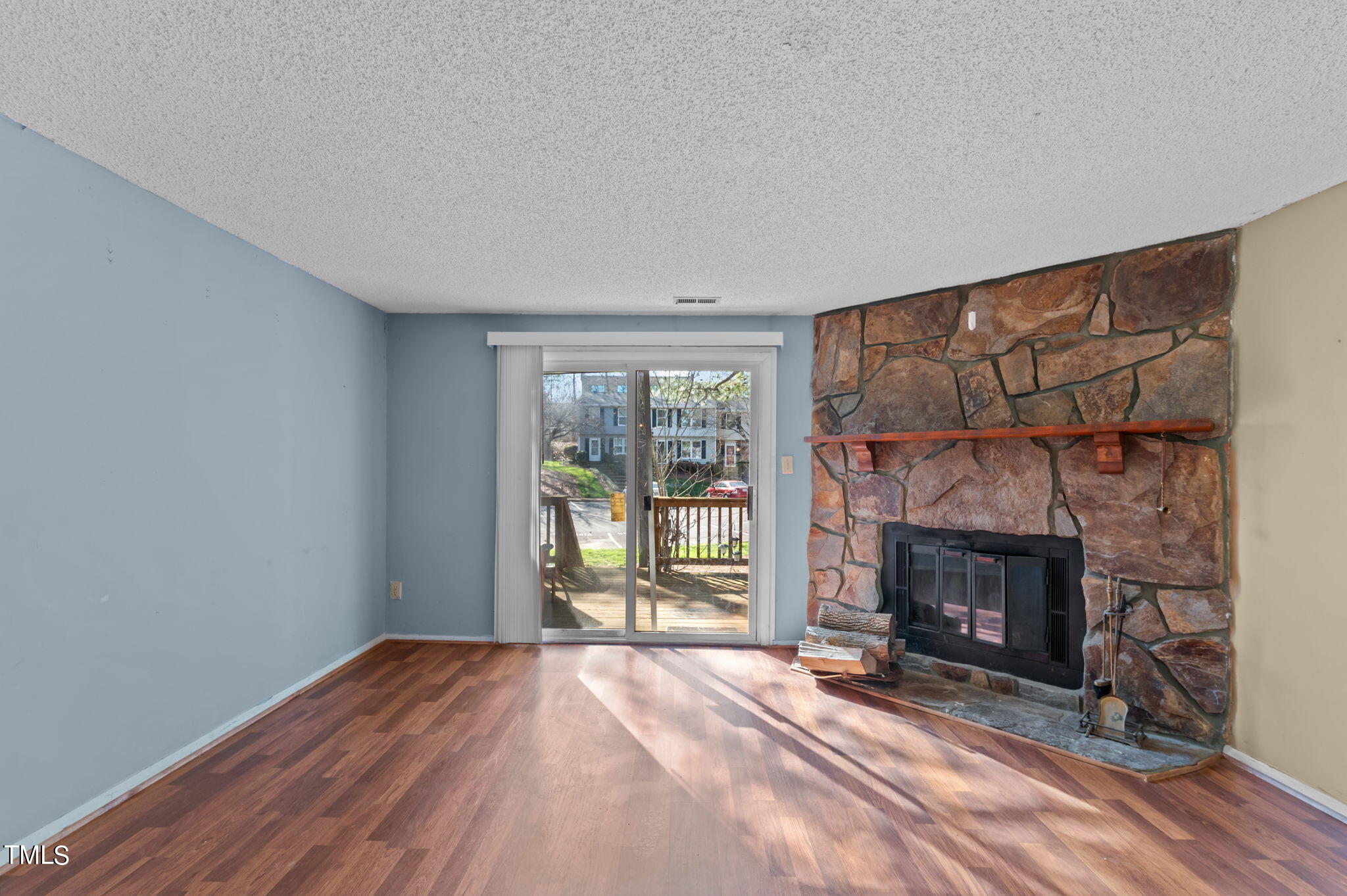 7717 Kingsberry Court