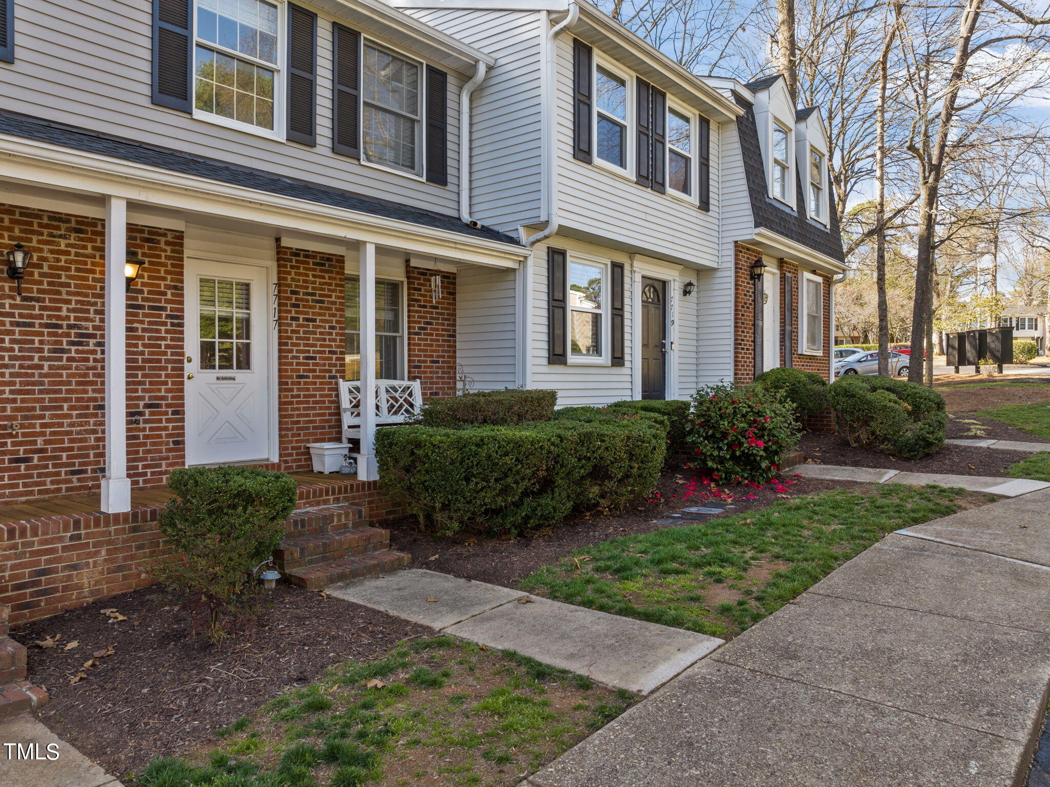 7717 Kingsberry Court