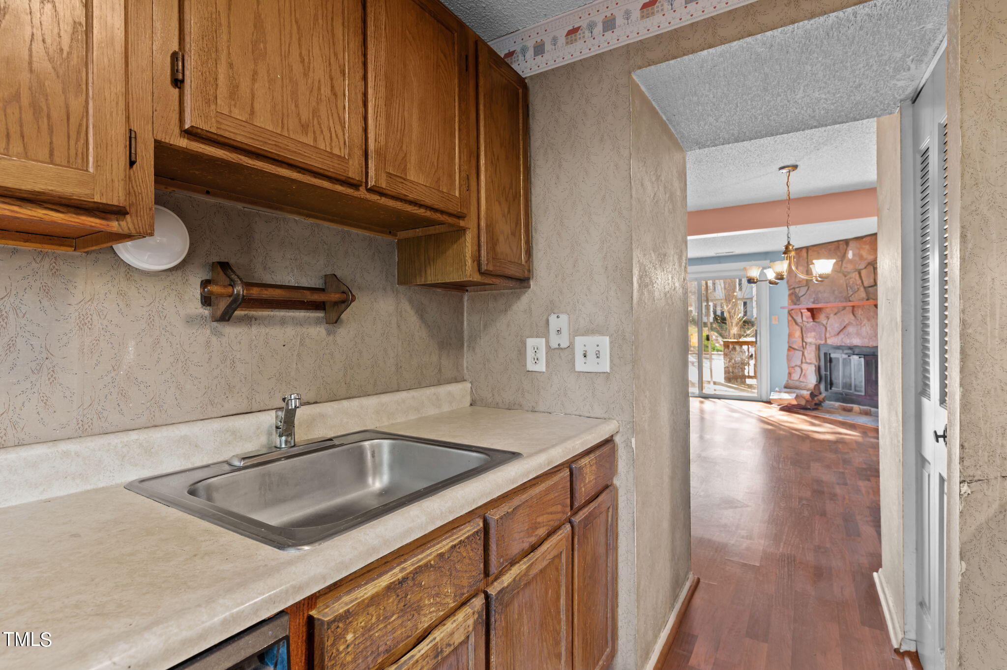 7717 Kingsberry Court