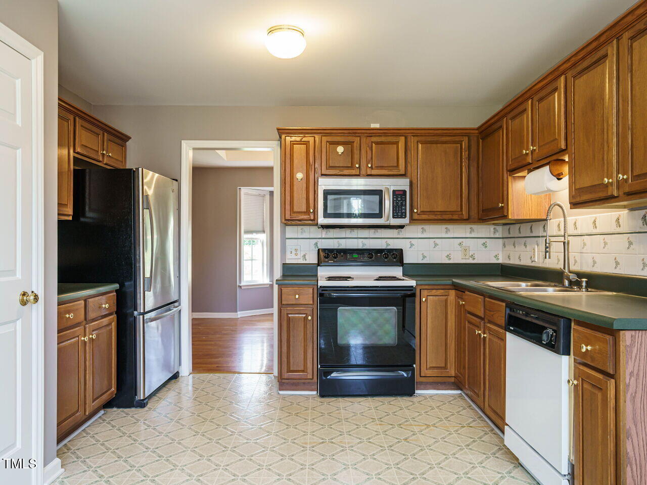 102 Westlake Drive