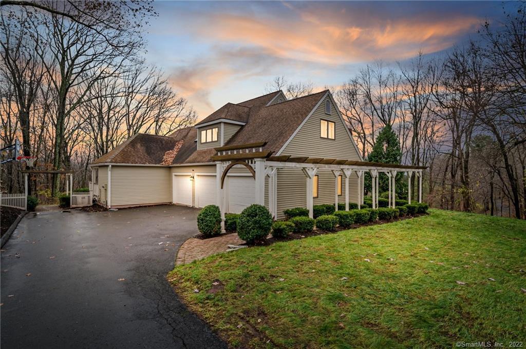 40 Saddle Ridge Road