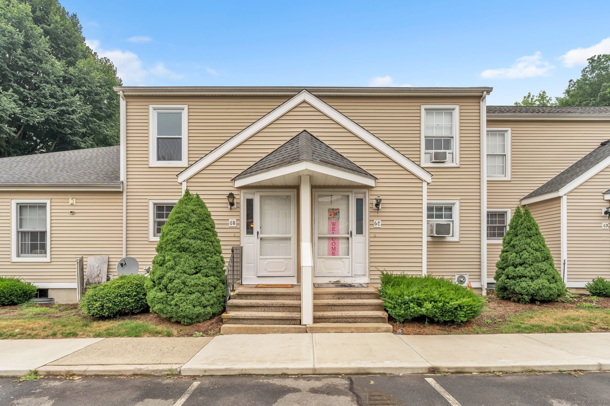 6 The Hamlet Drive APT B