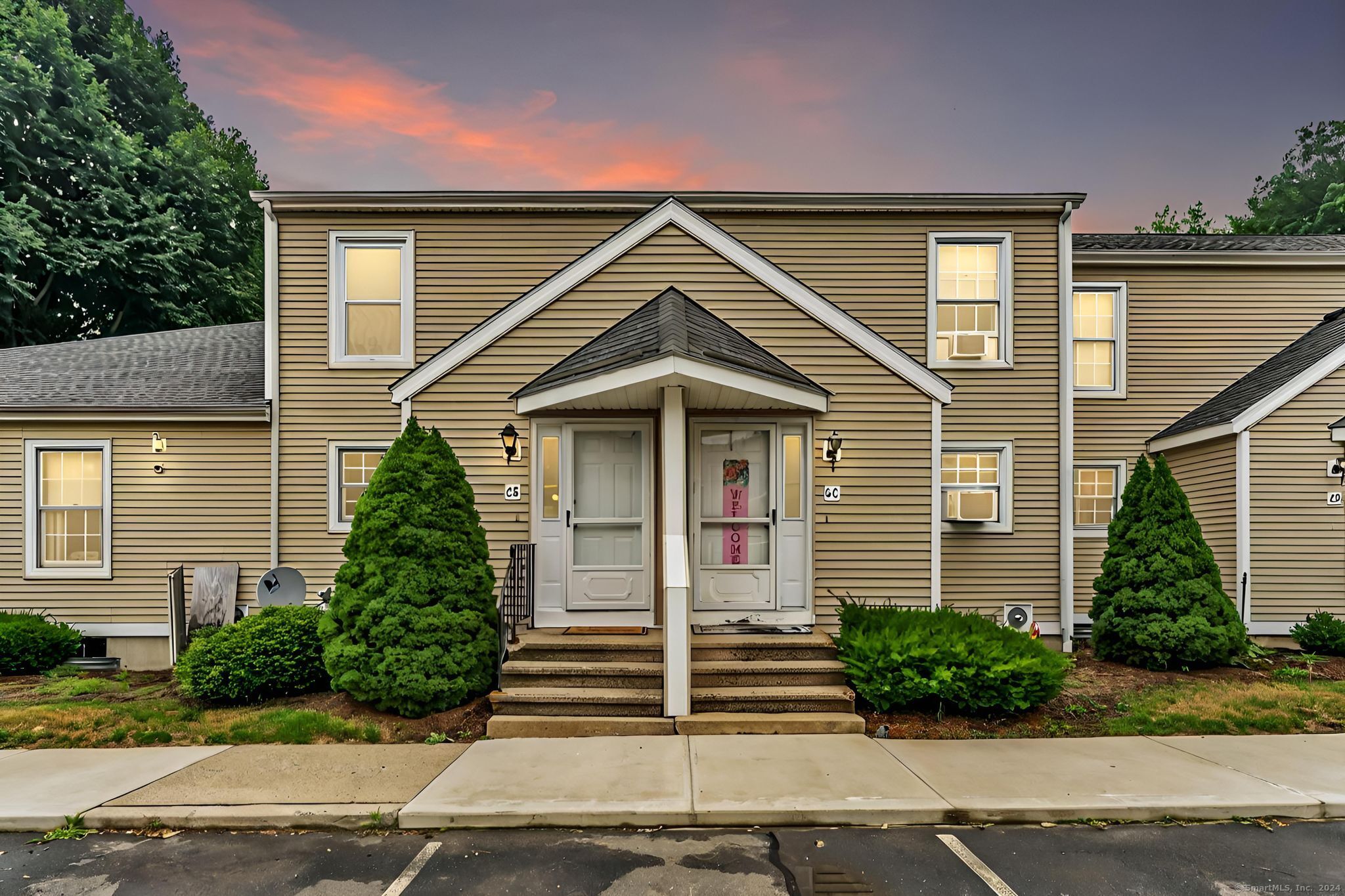 6 The Hamlet Drive APT B