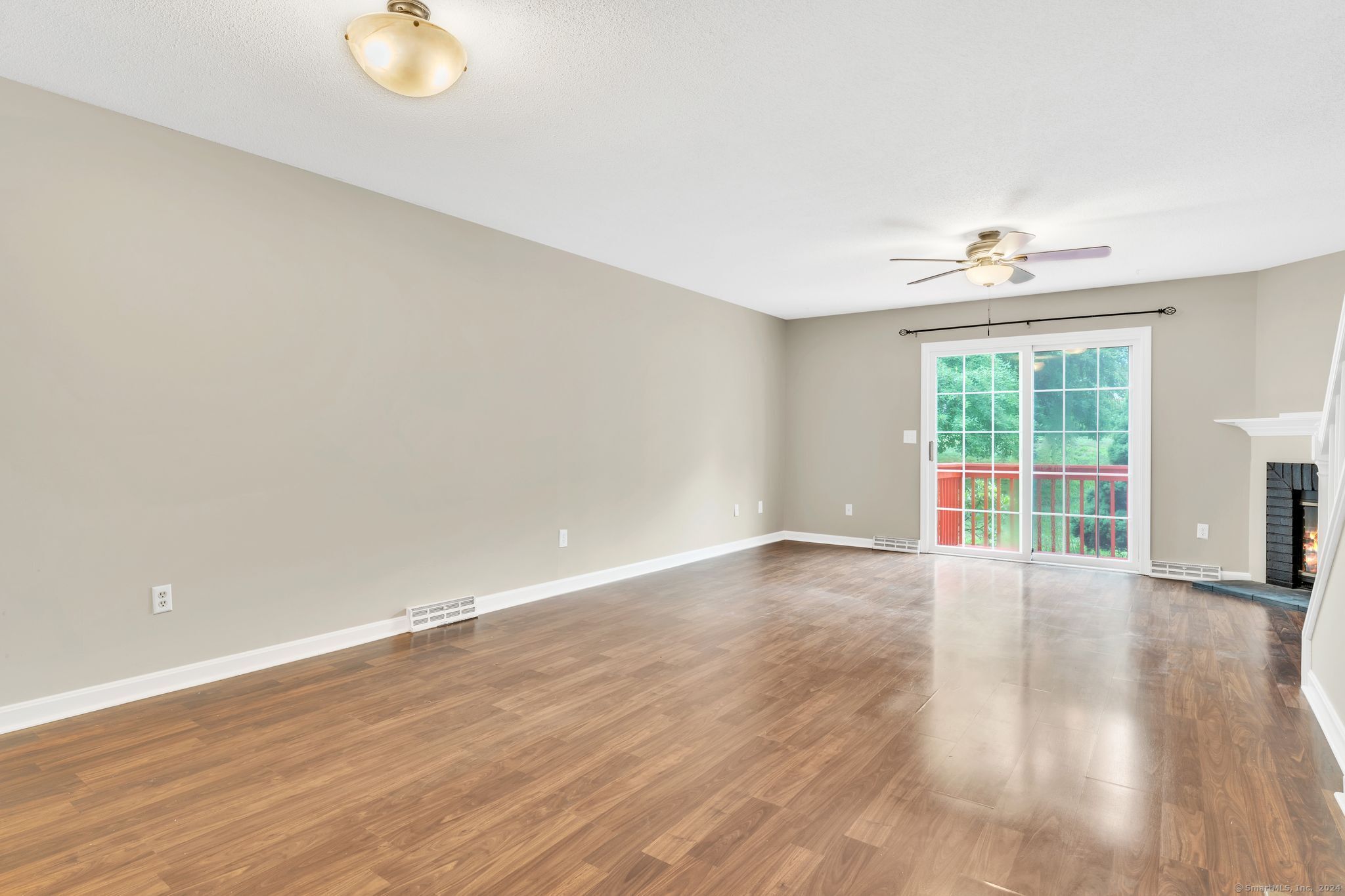 6 The Hamlet Drive APT B
