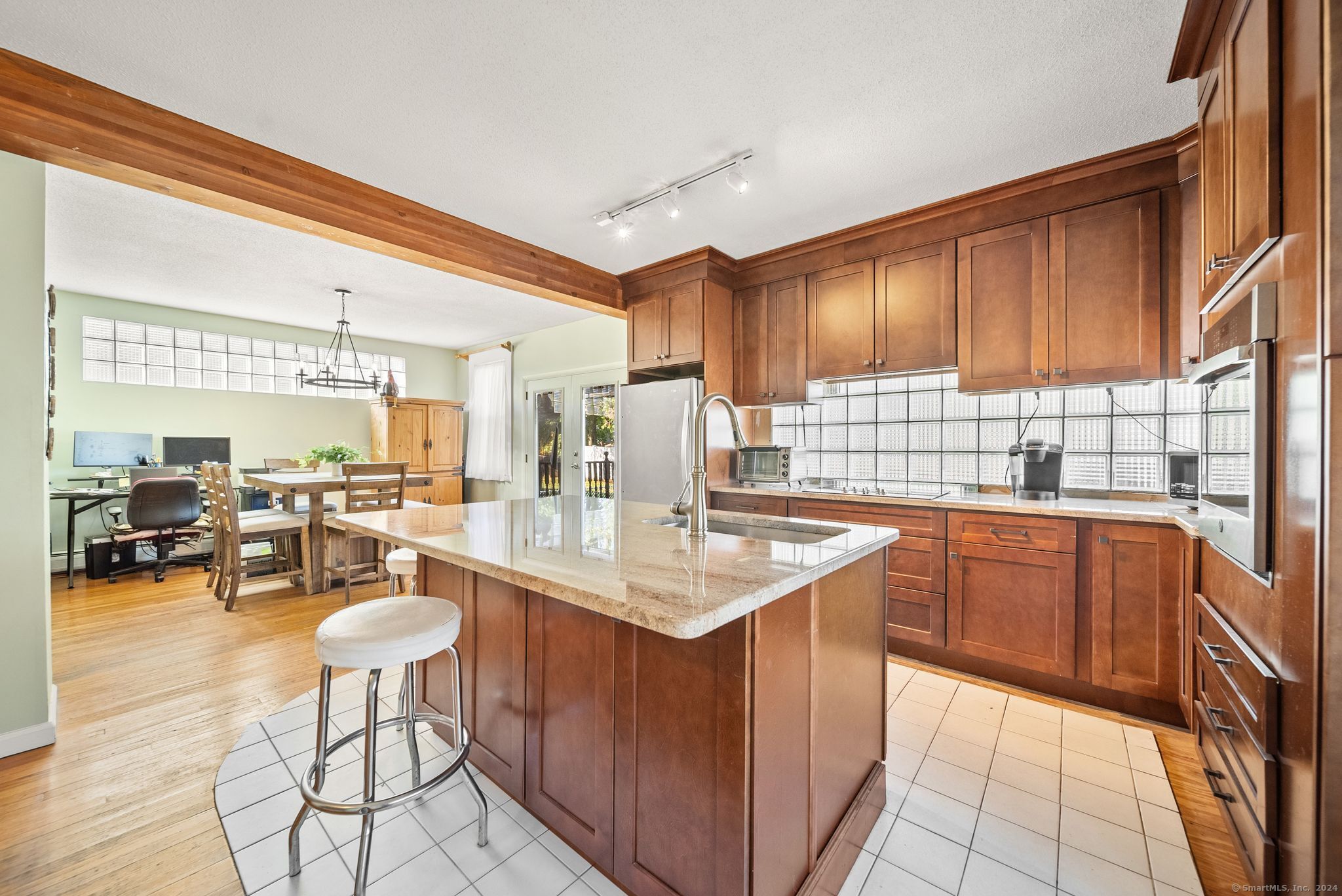 166 South Street Extension