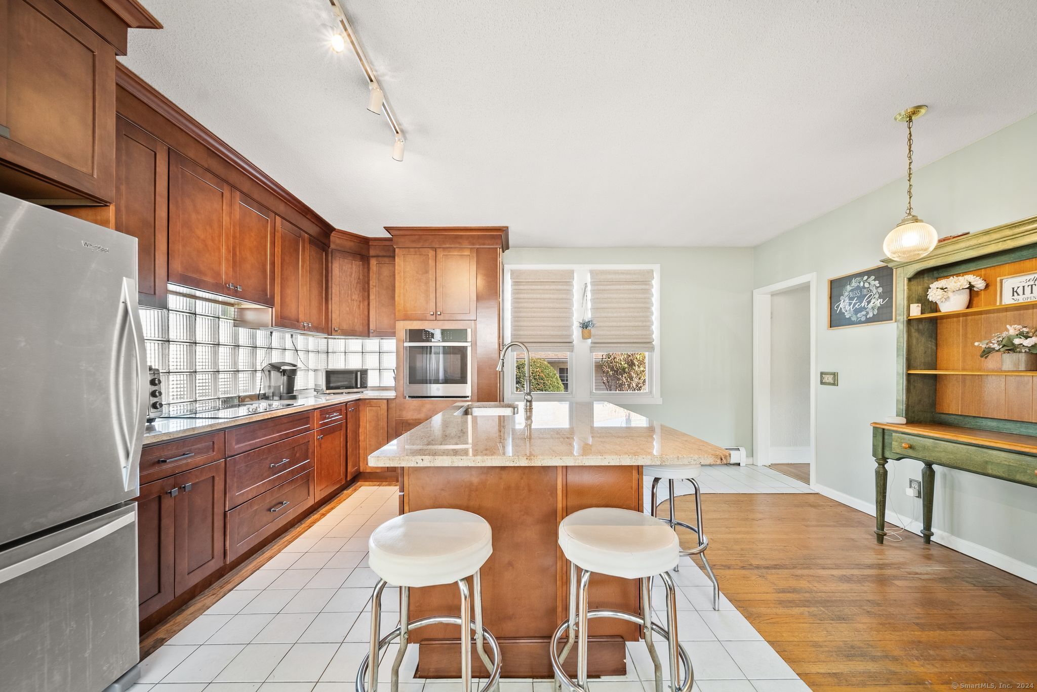 166 South Street Extension